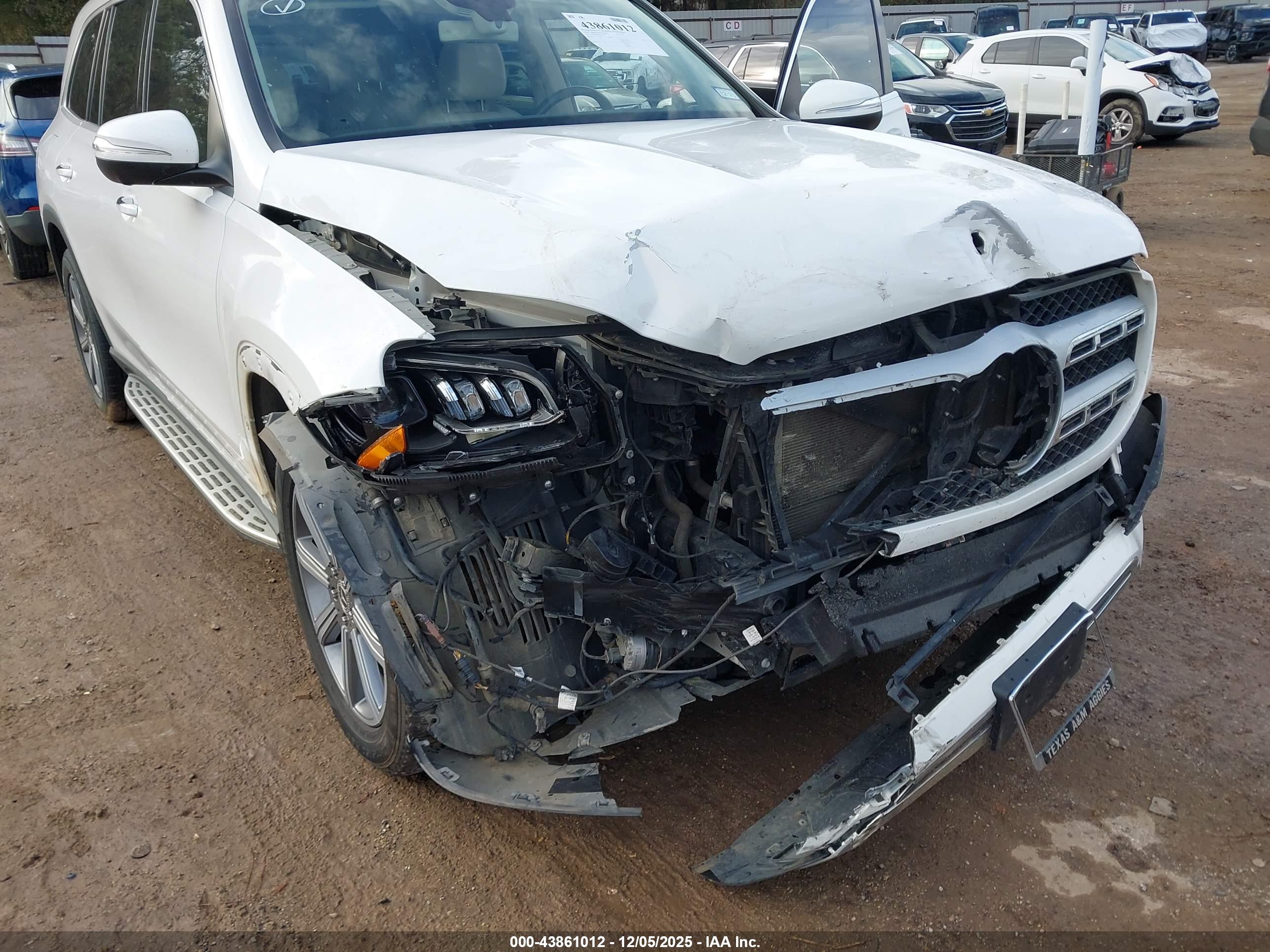 MERCEDES-BENZ GLS image 6