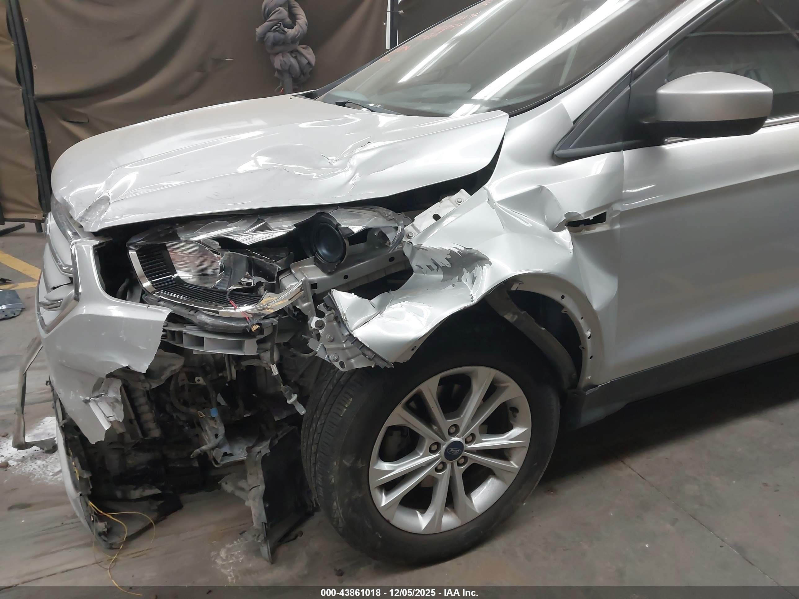 FORD ESCAPE image 6