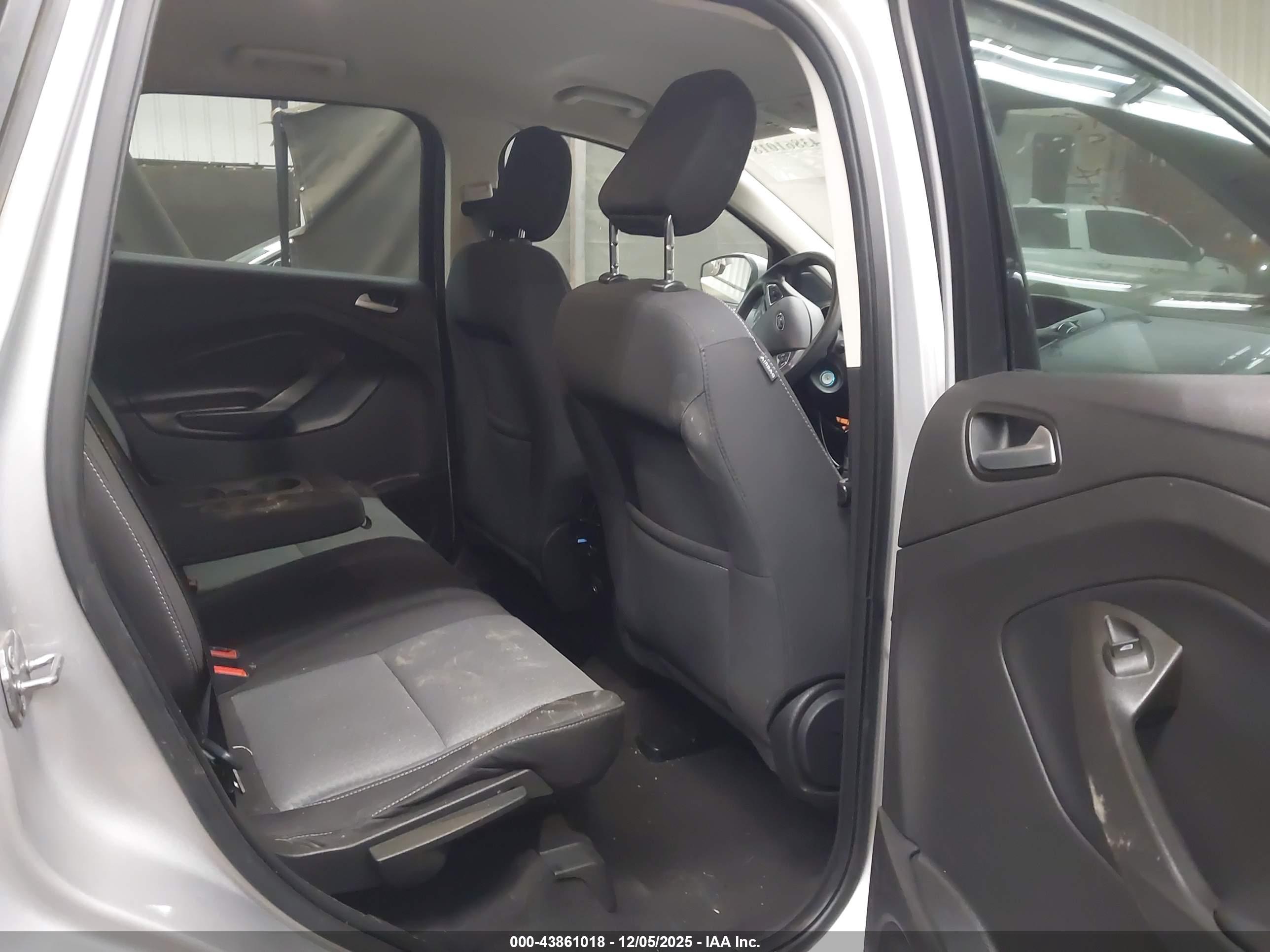 FORD ESCAPE image 8