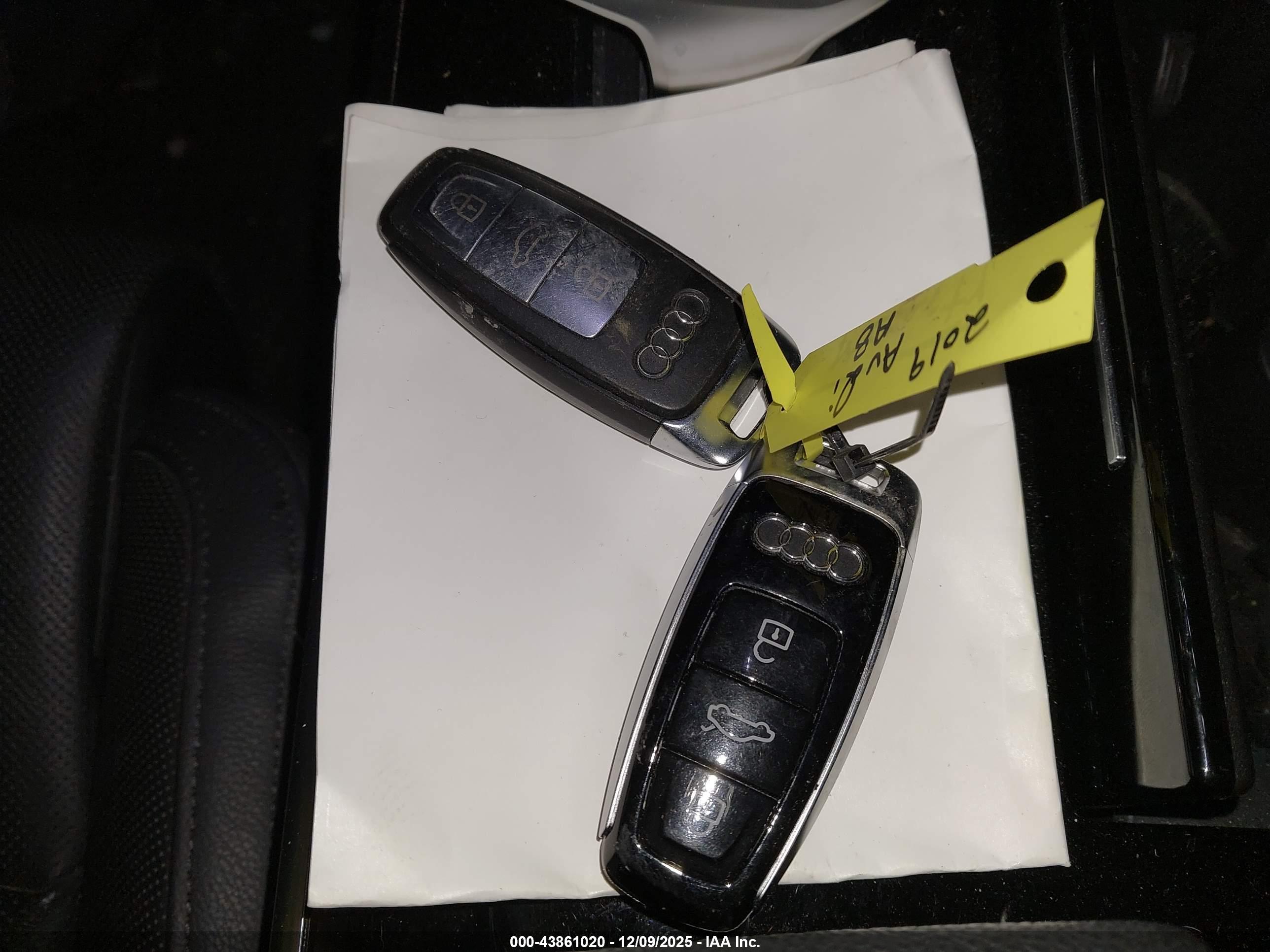 AUDI A8 image 11