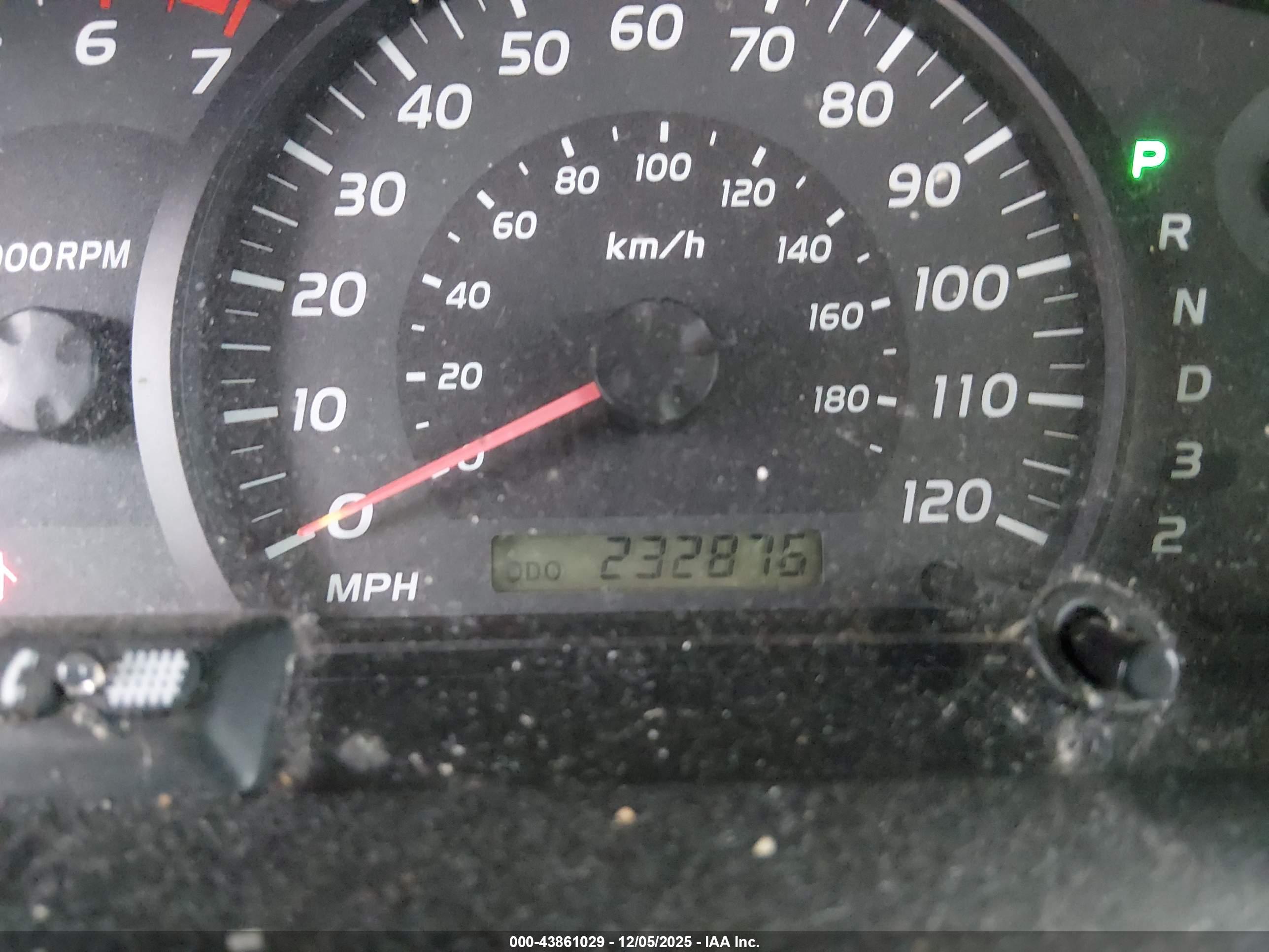 TOYOTA TUNDRA image 7