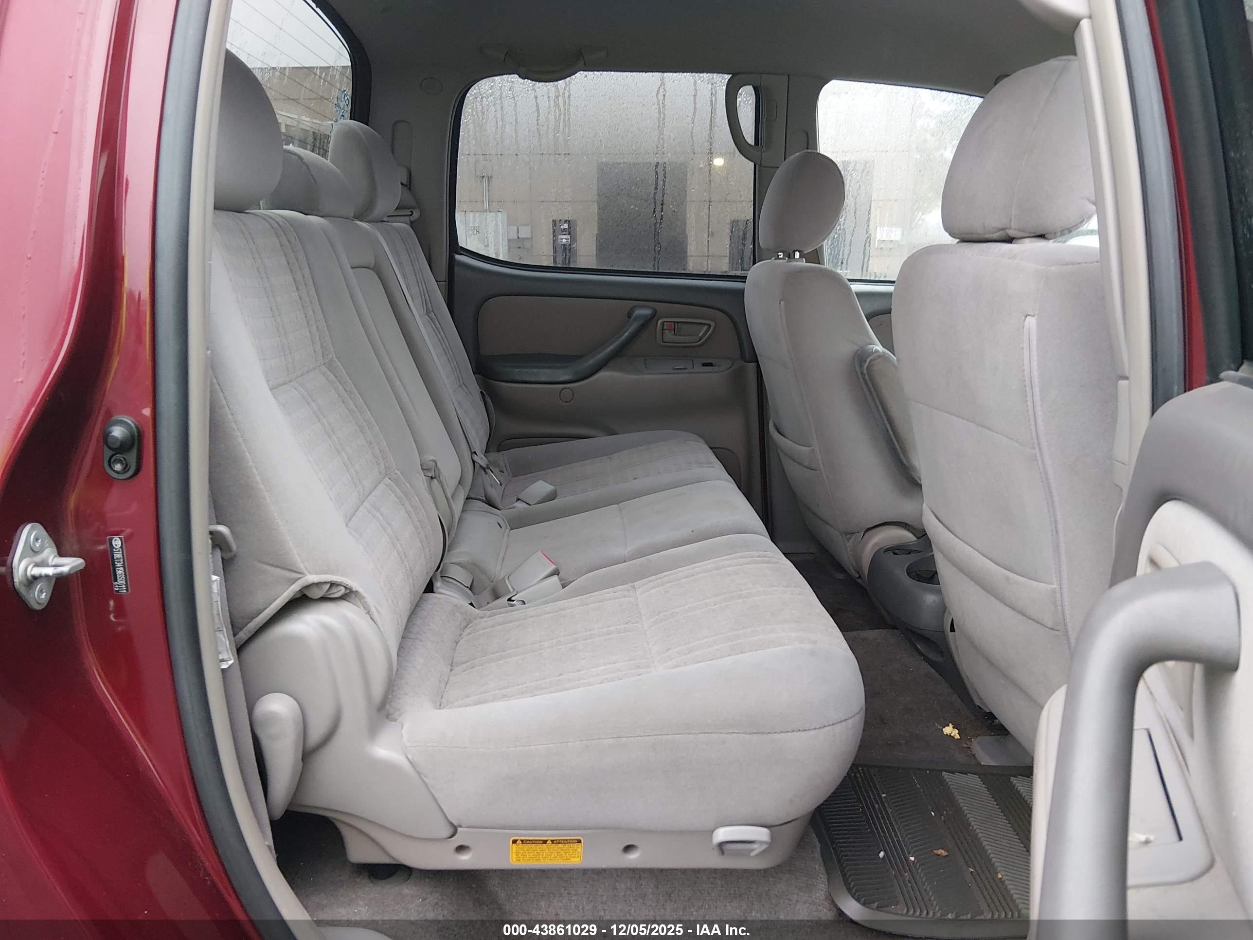 TOYOTA TUNDRA image 8