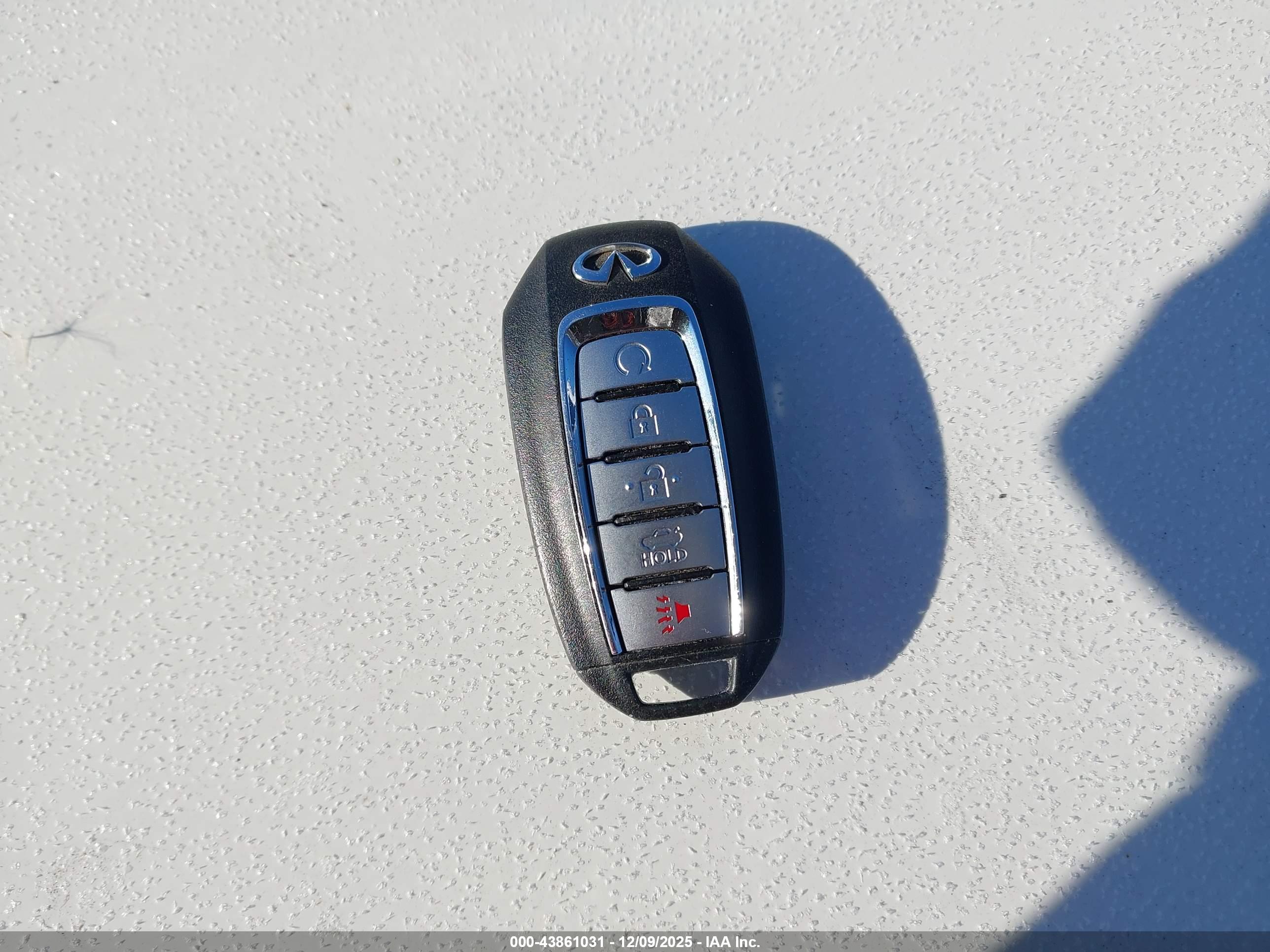 INFINITI Q60 image 11