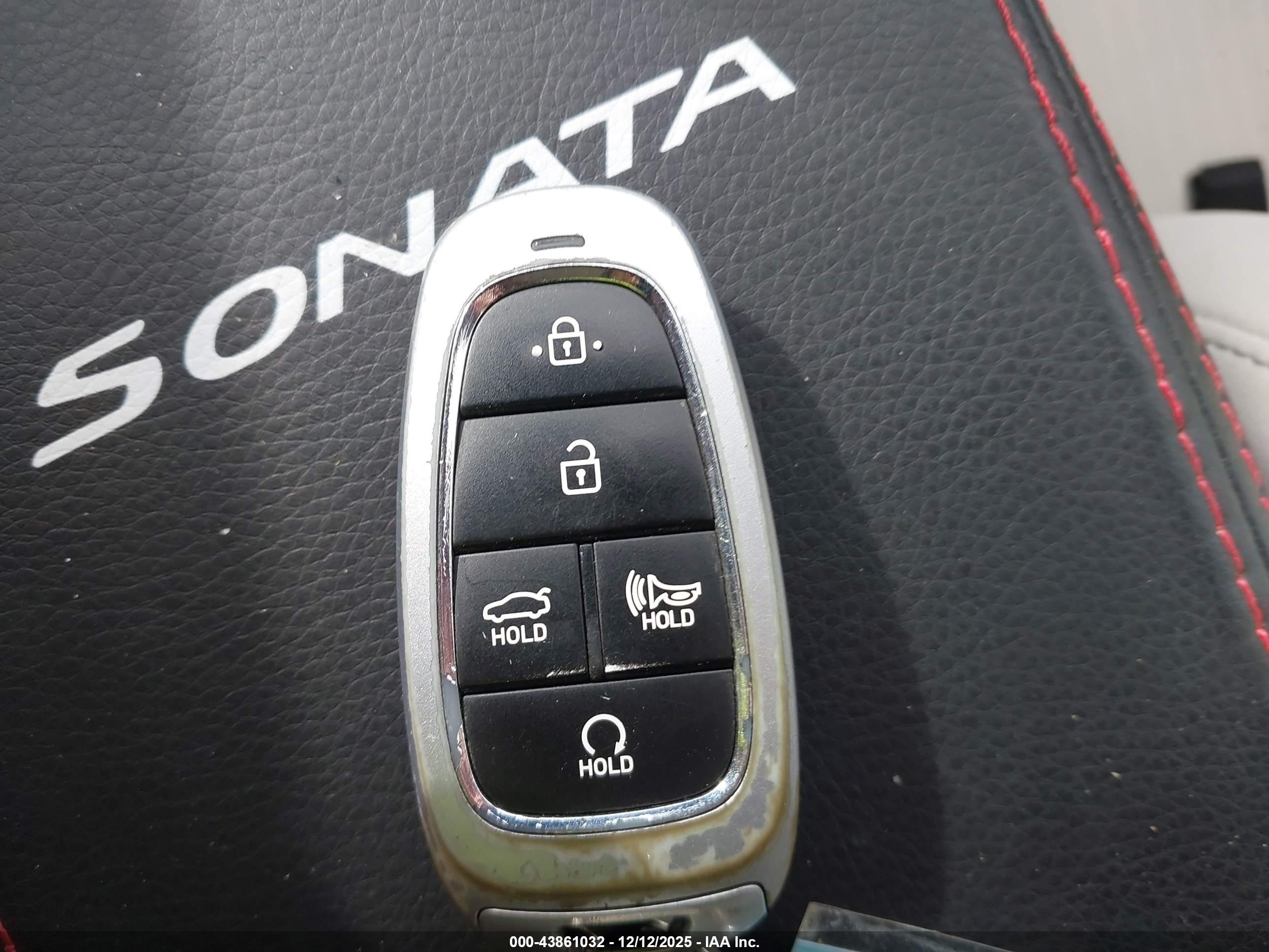 HYUNDAI SONATA image 11