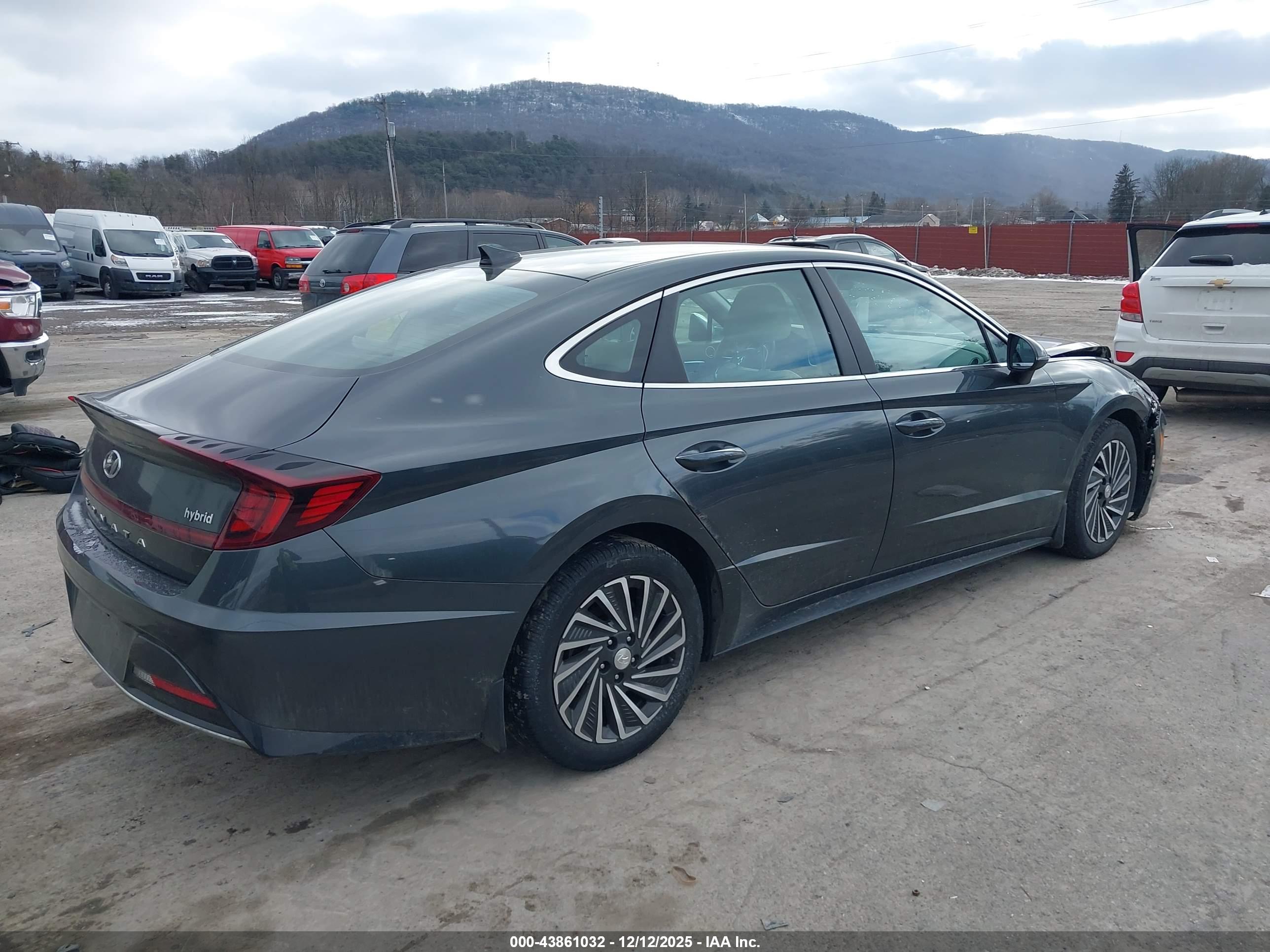 HYUNDAI SONATA image 4