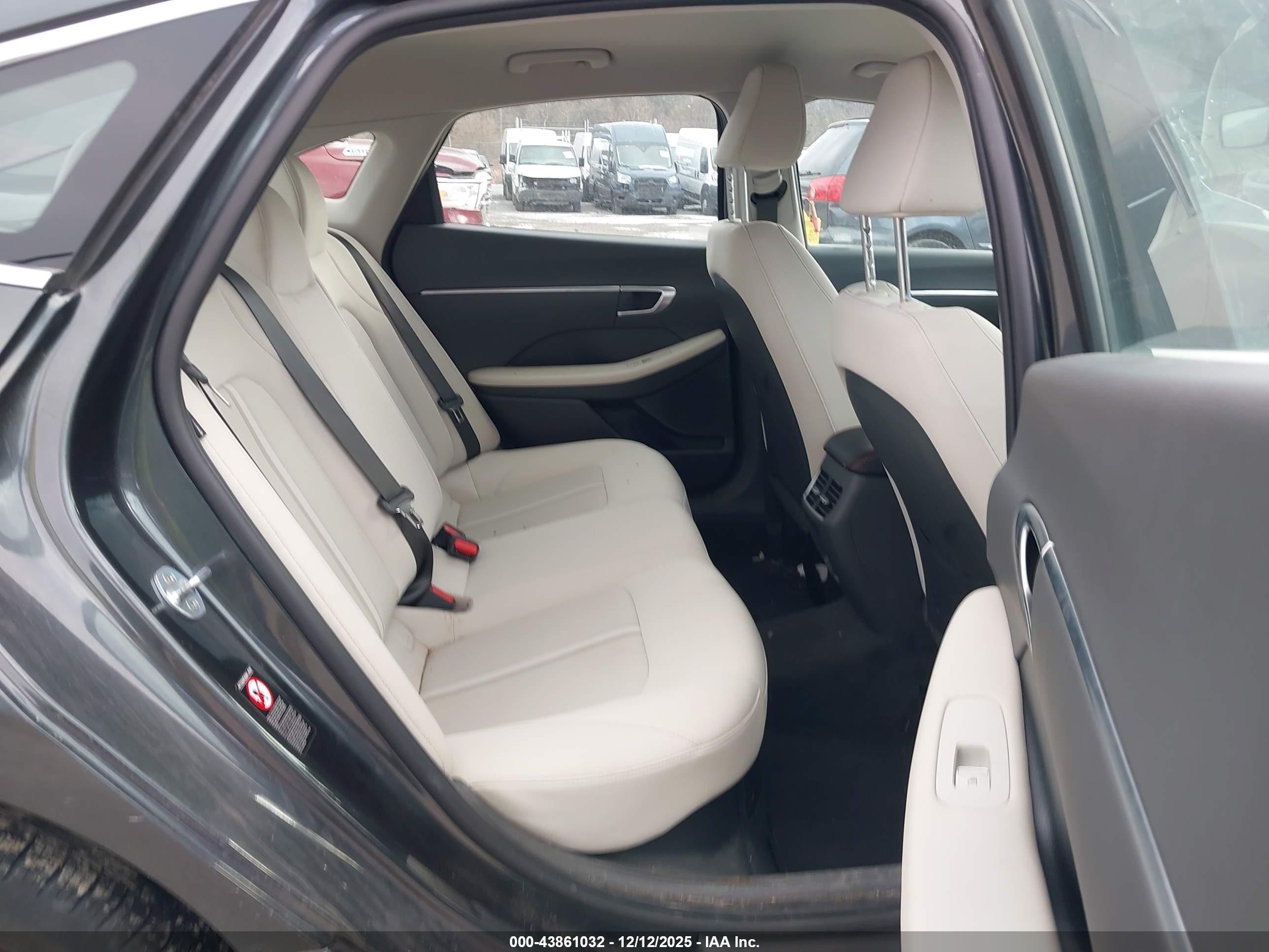 HYUNDAI SONATA image 8