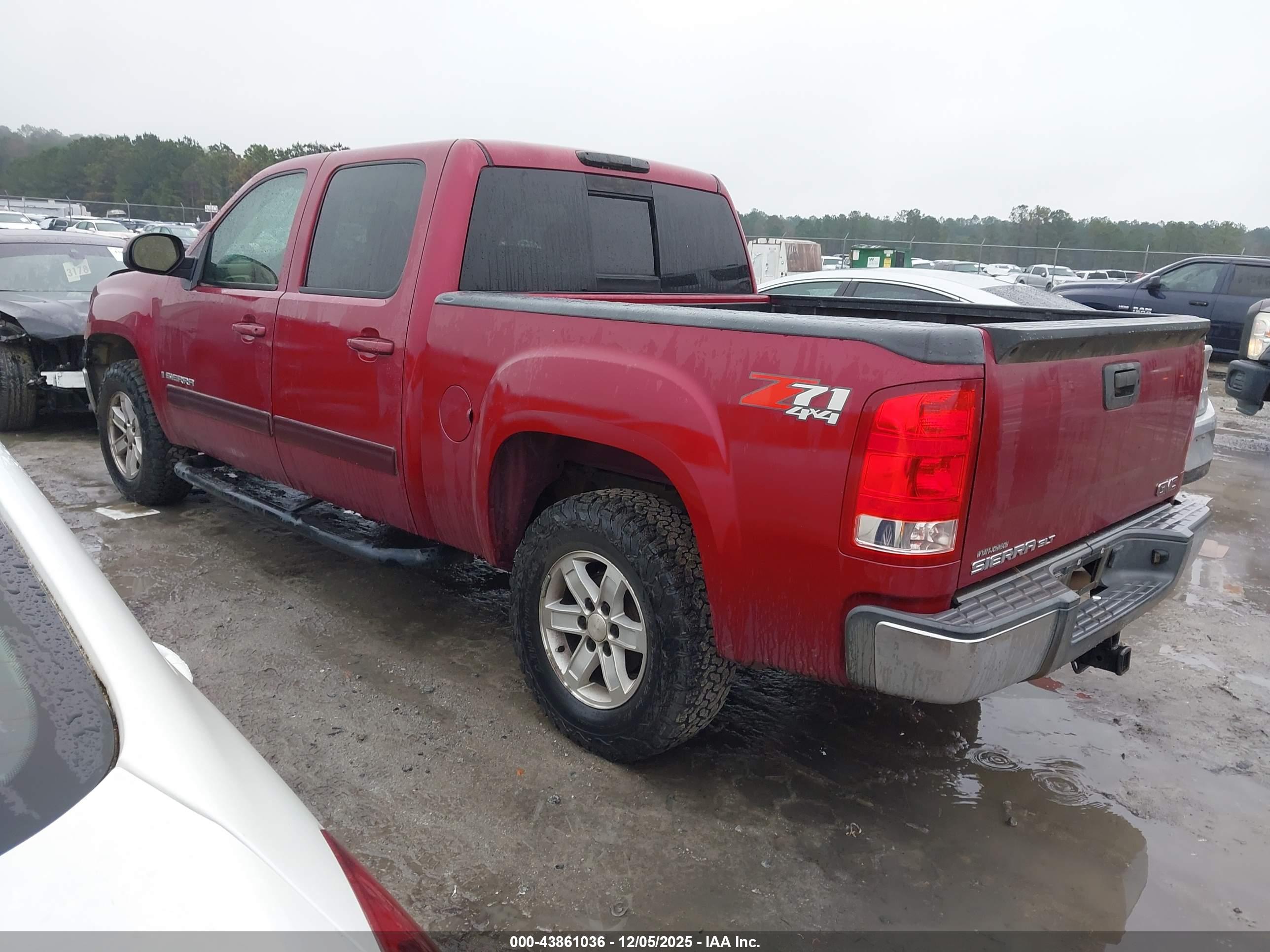 GMC SIERRA image 3