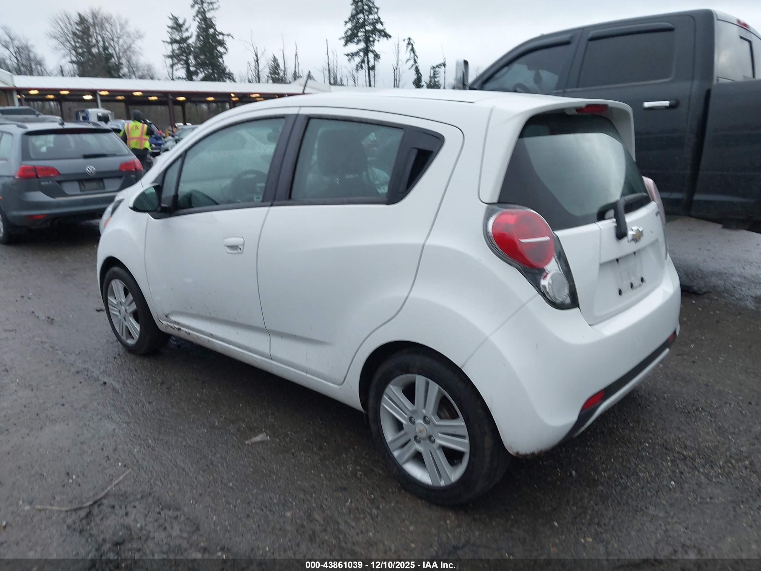 CHEVROLET SPARK image 3