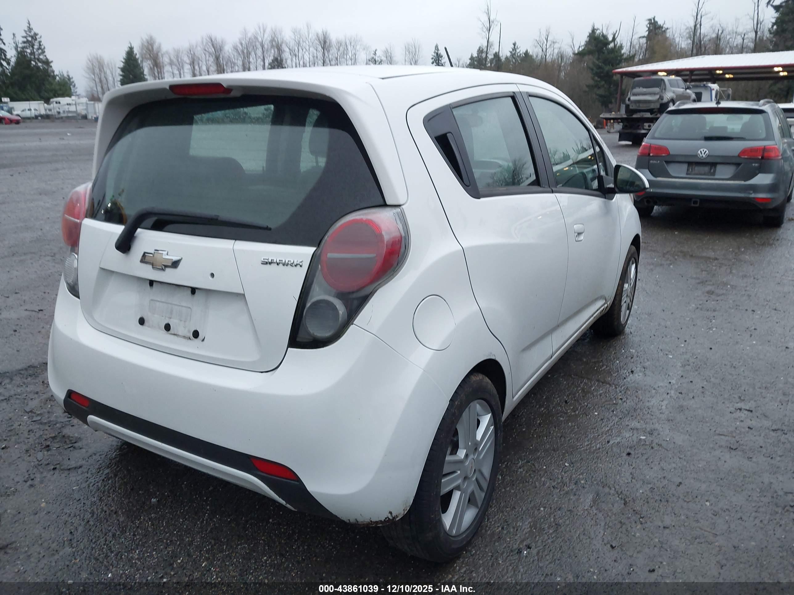 CHEVROLET SPARK image 4