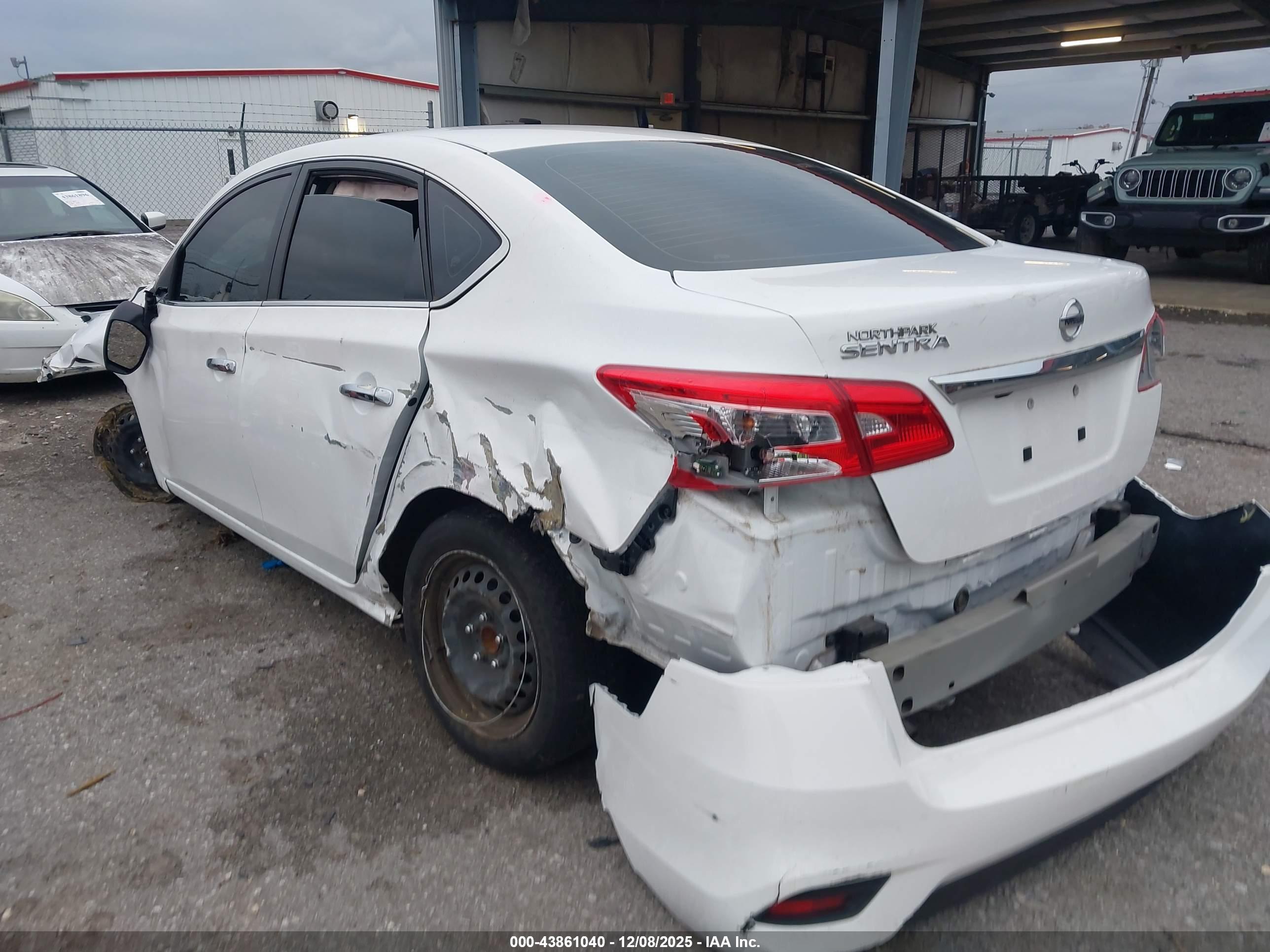 NISSAN SENTRA image 3