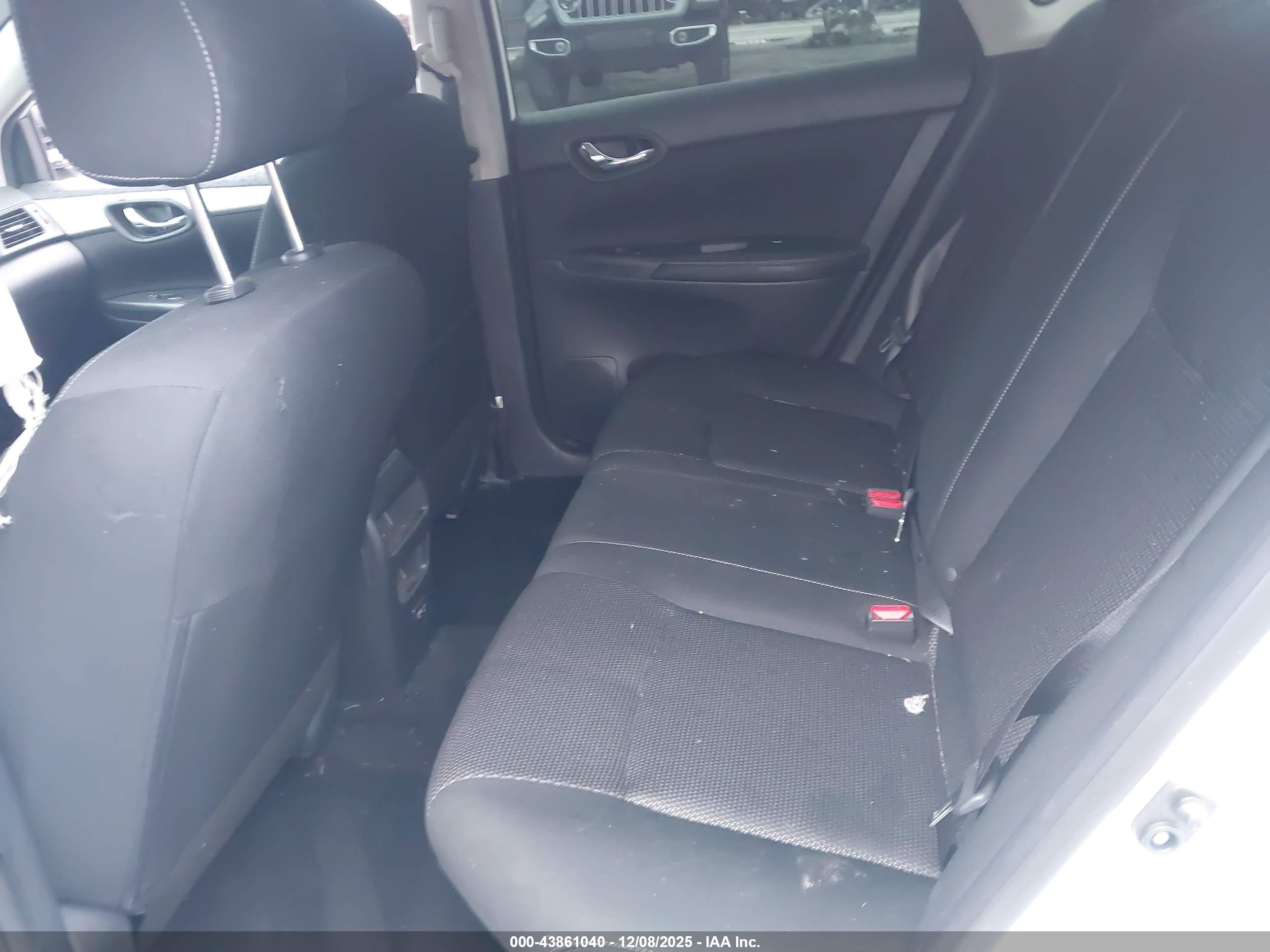 NISSAN SENTRA image 8