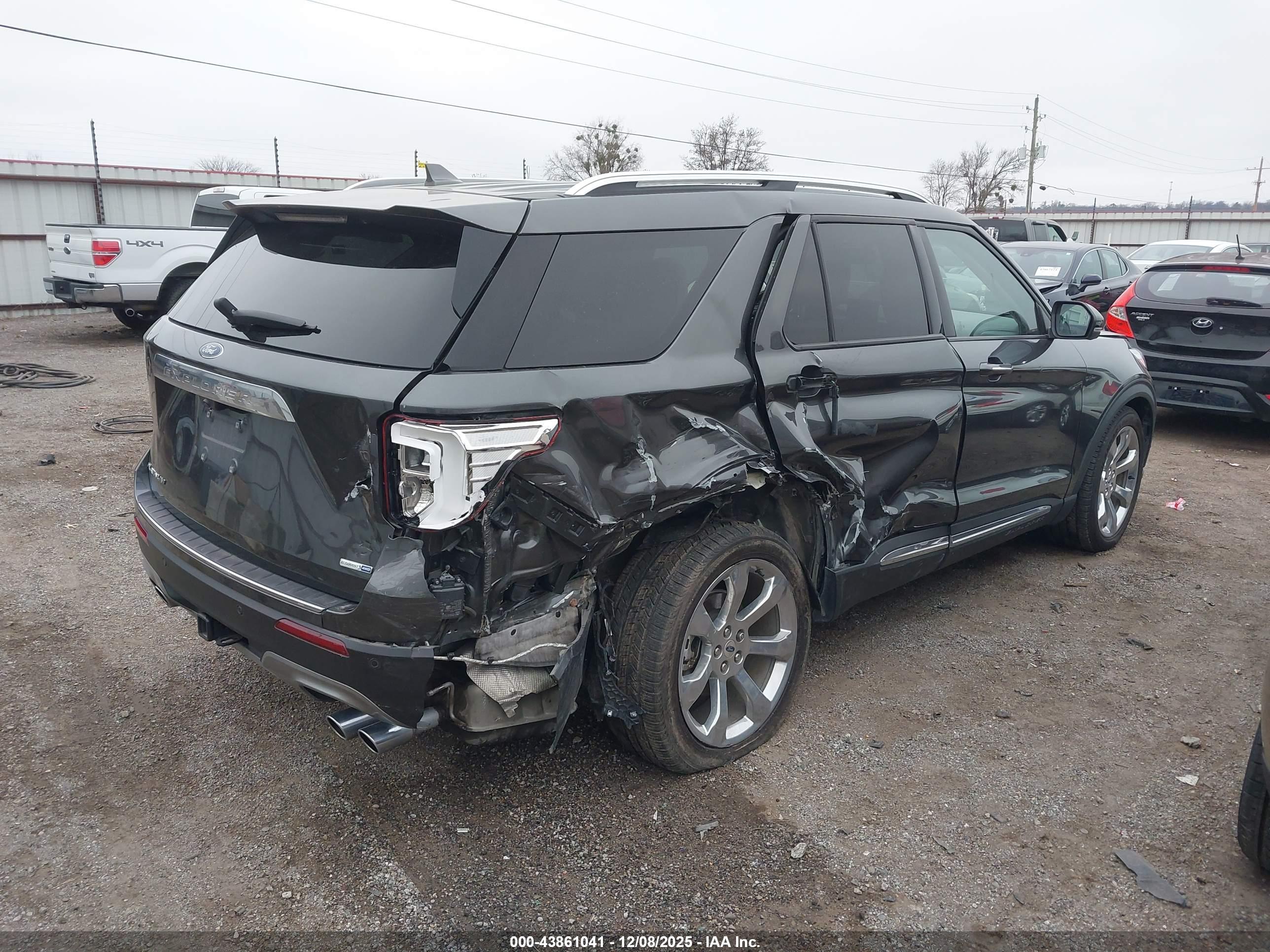 FORD EXPLORER image 4