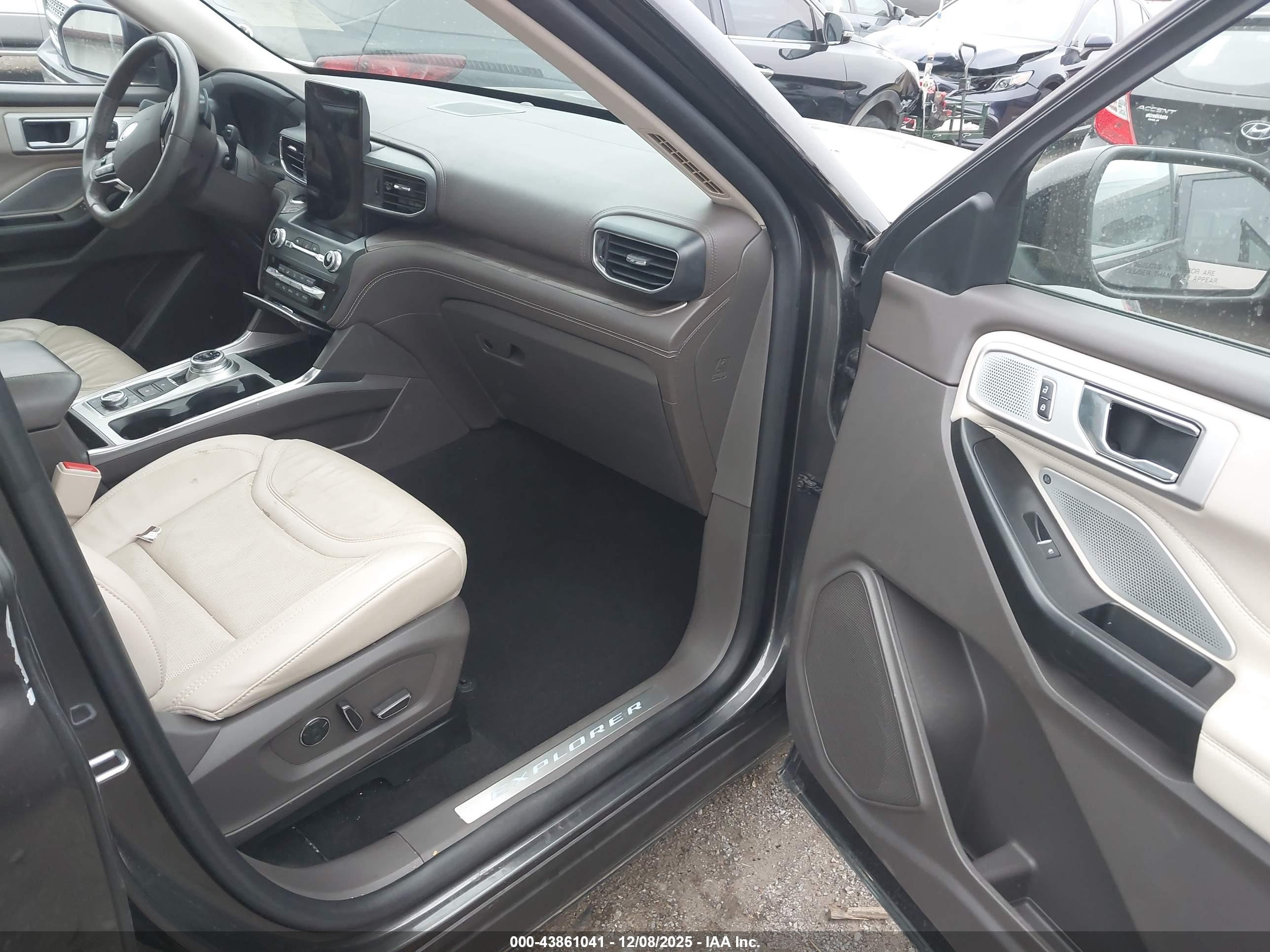 FORD EXPLORER image 5