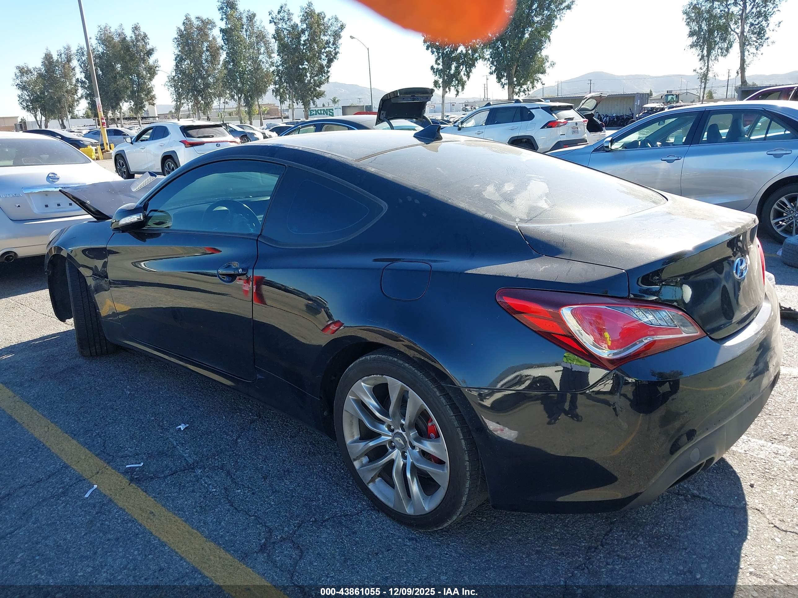 HYUNDAI GENESIS image 3