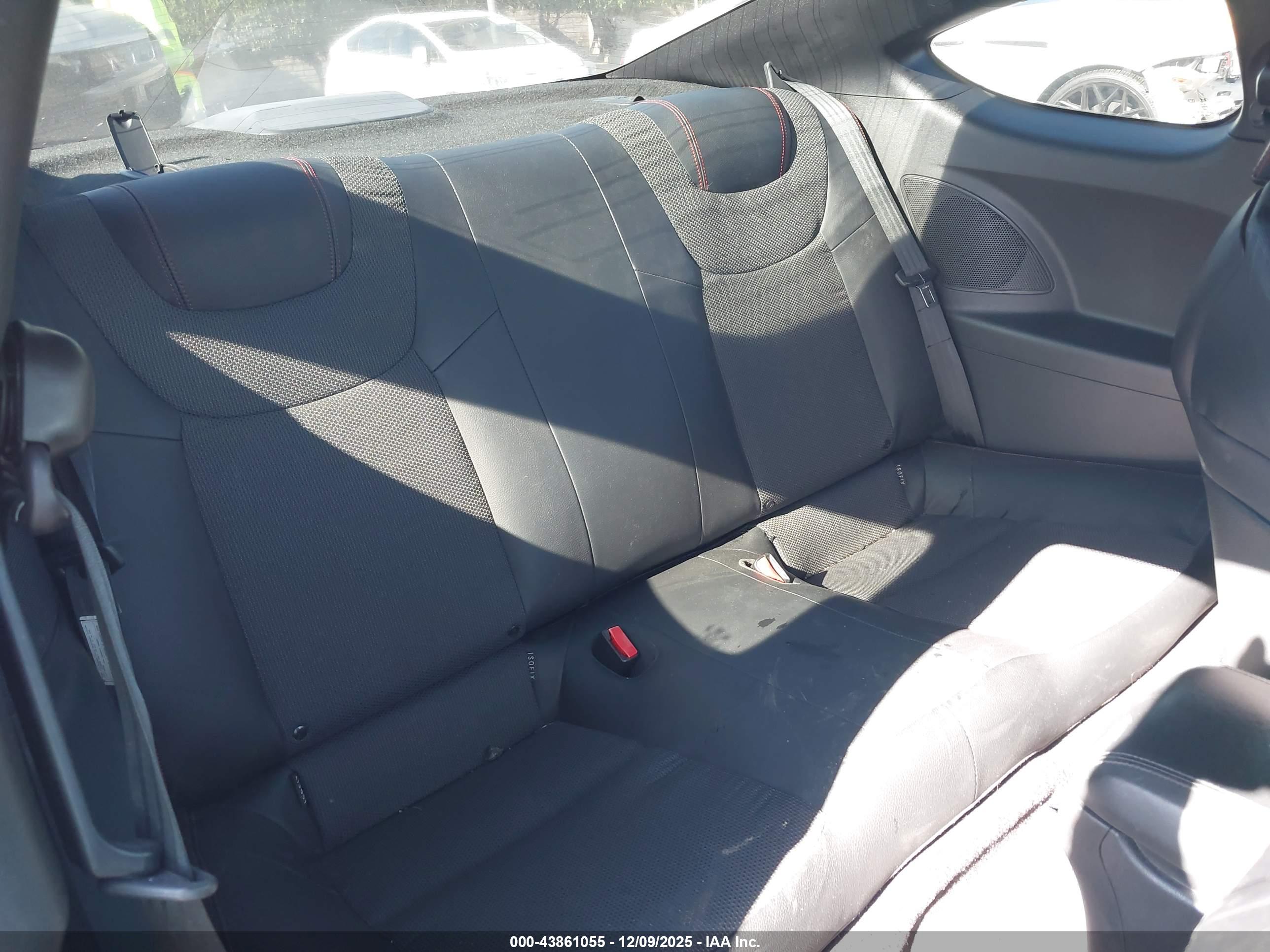 HYUNDAI GENESIS image 8