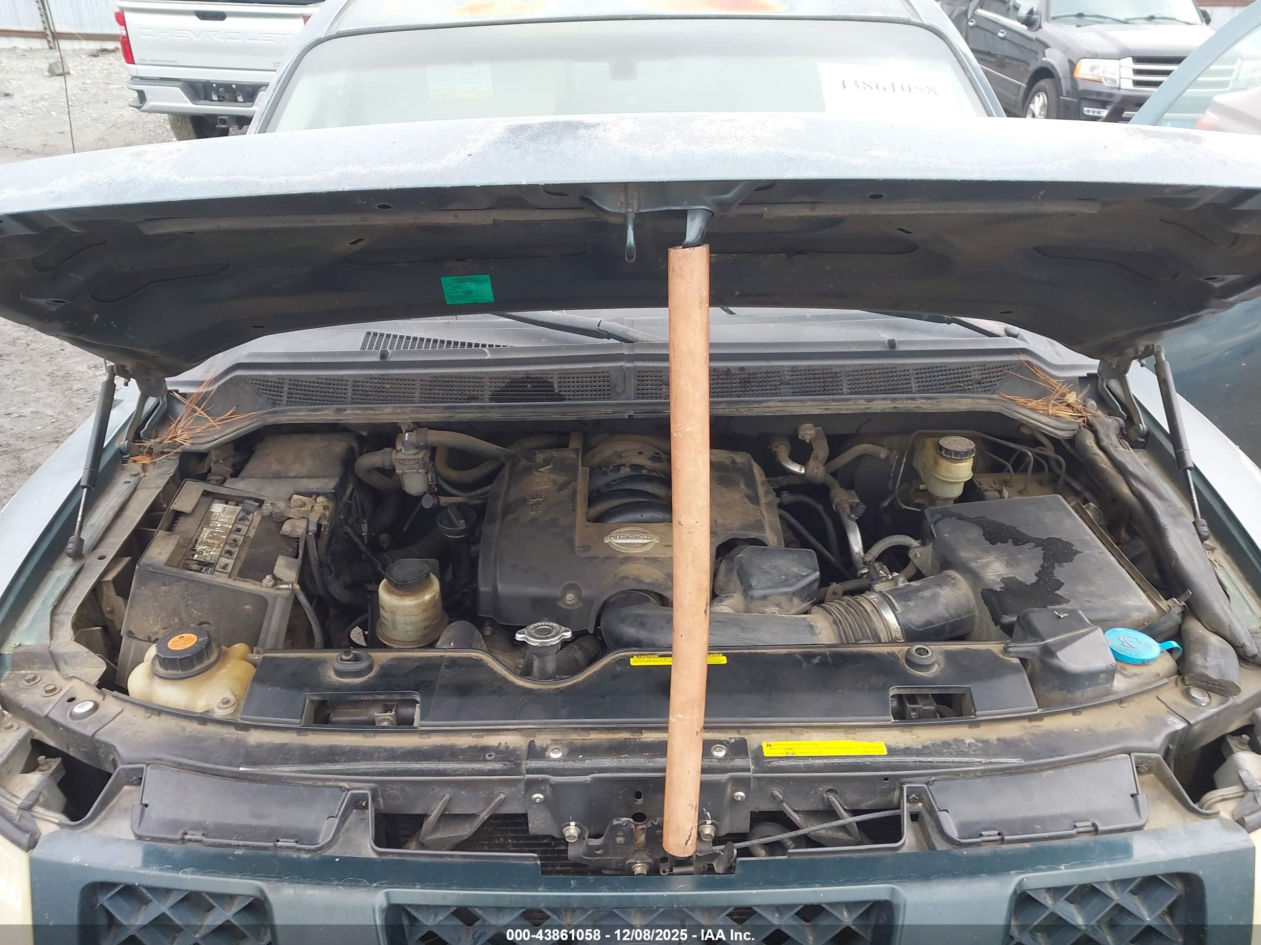 NISSAN TITAN image 10