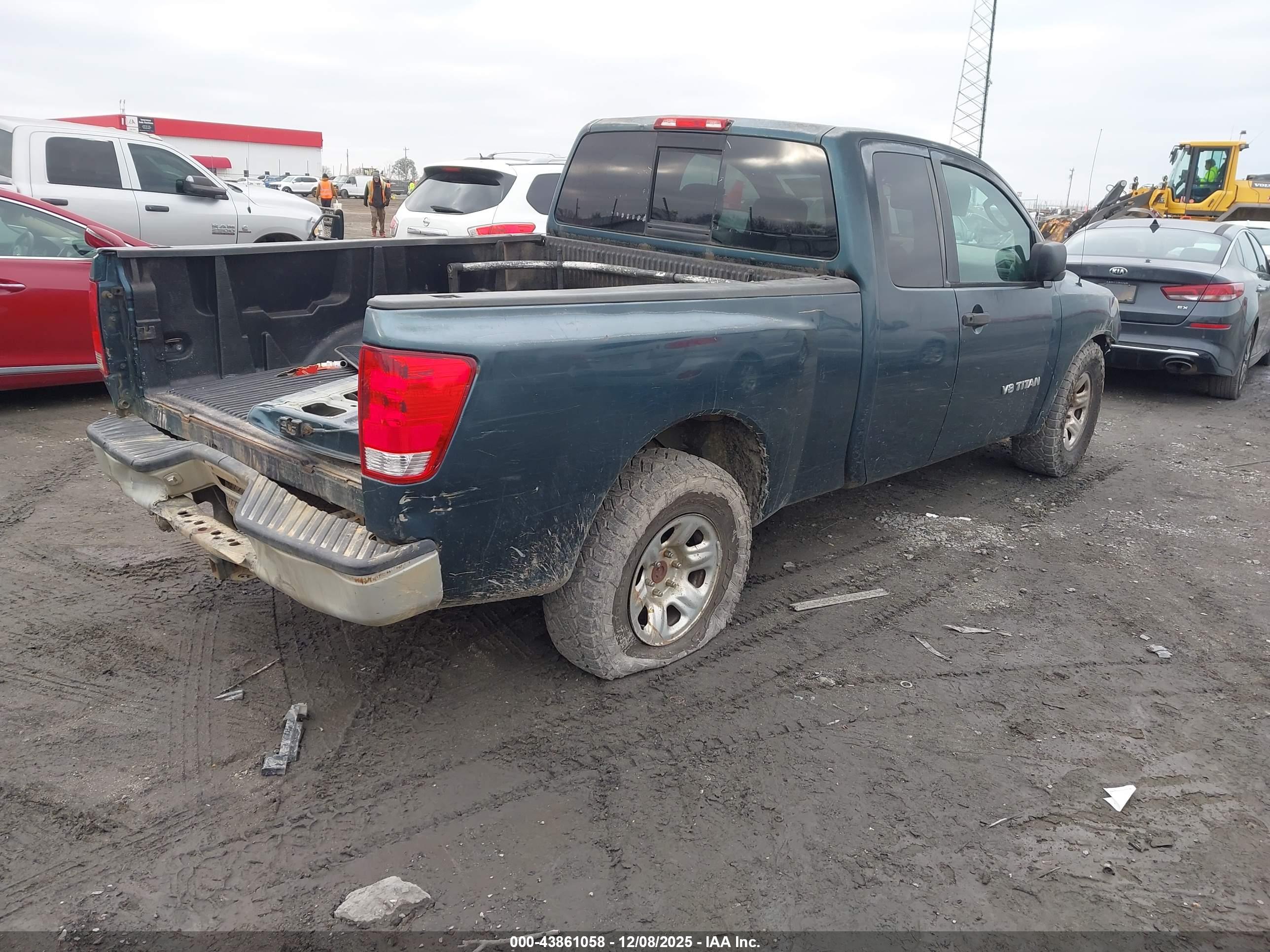 NISSAN TITAN image 4
