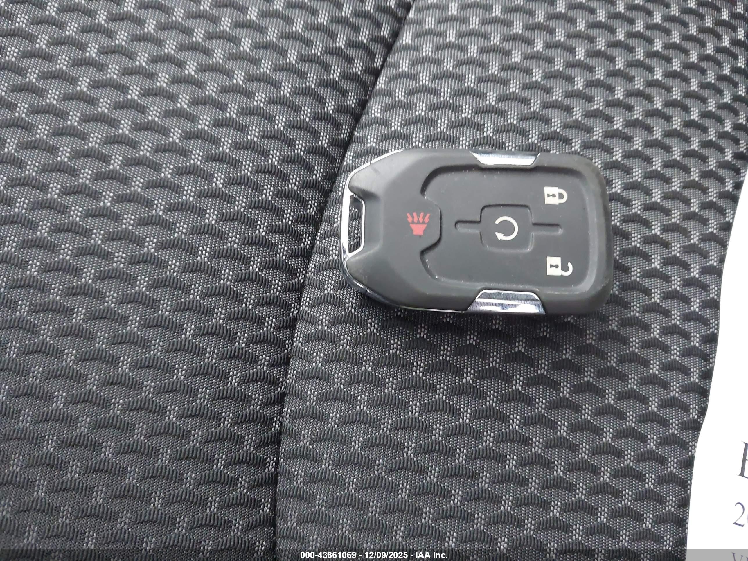 GMC TERRAIN image 11