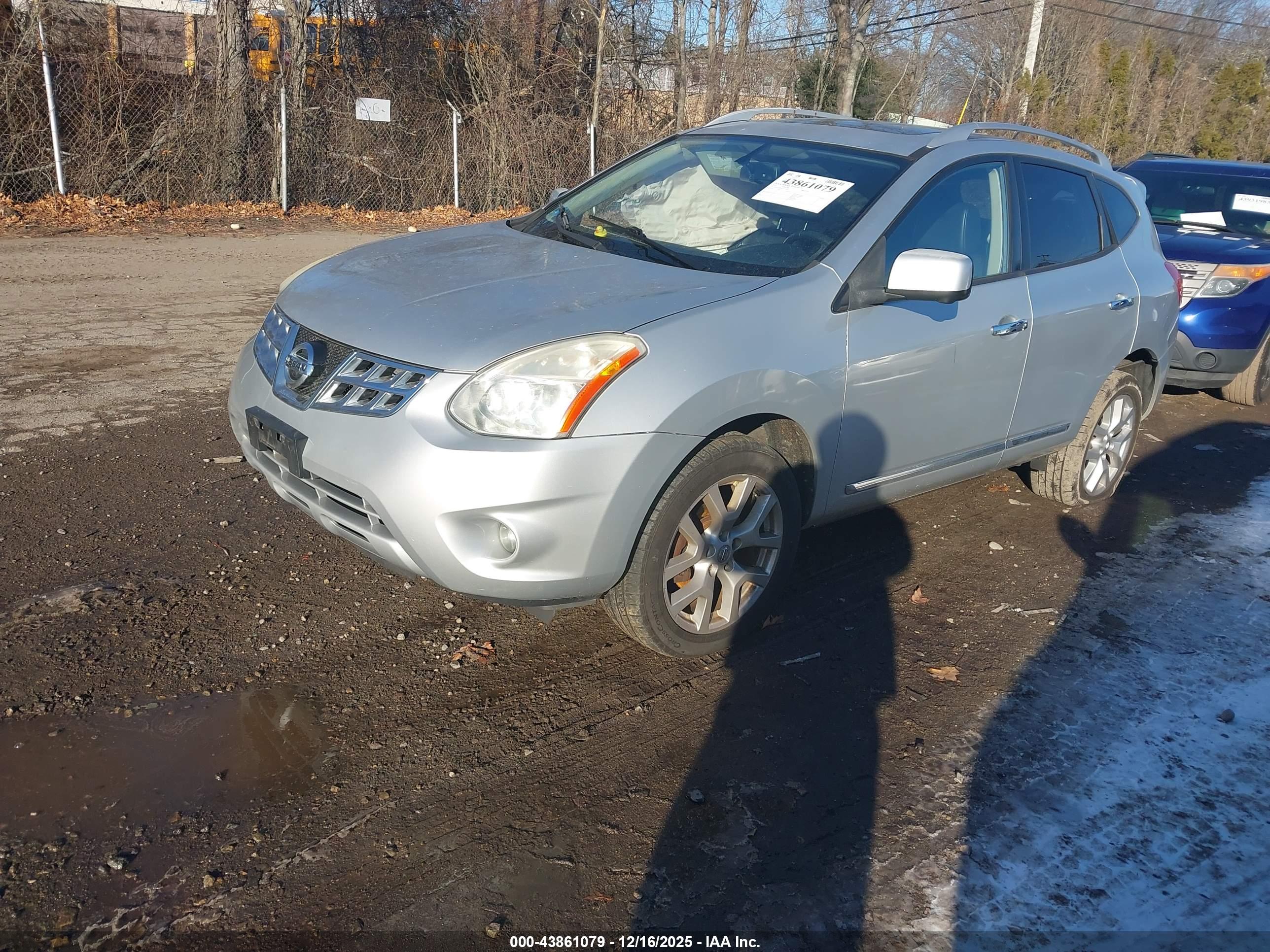 NISSAN ROGUE image 2