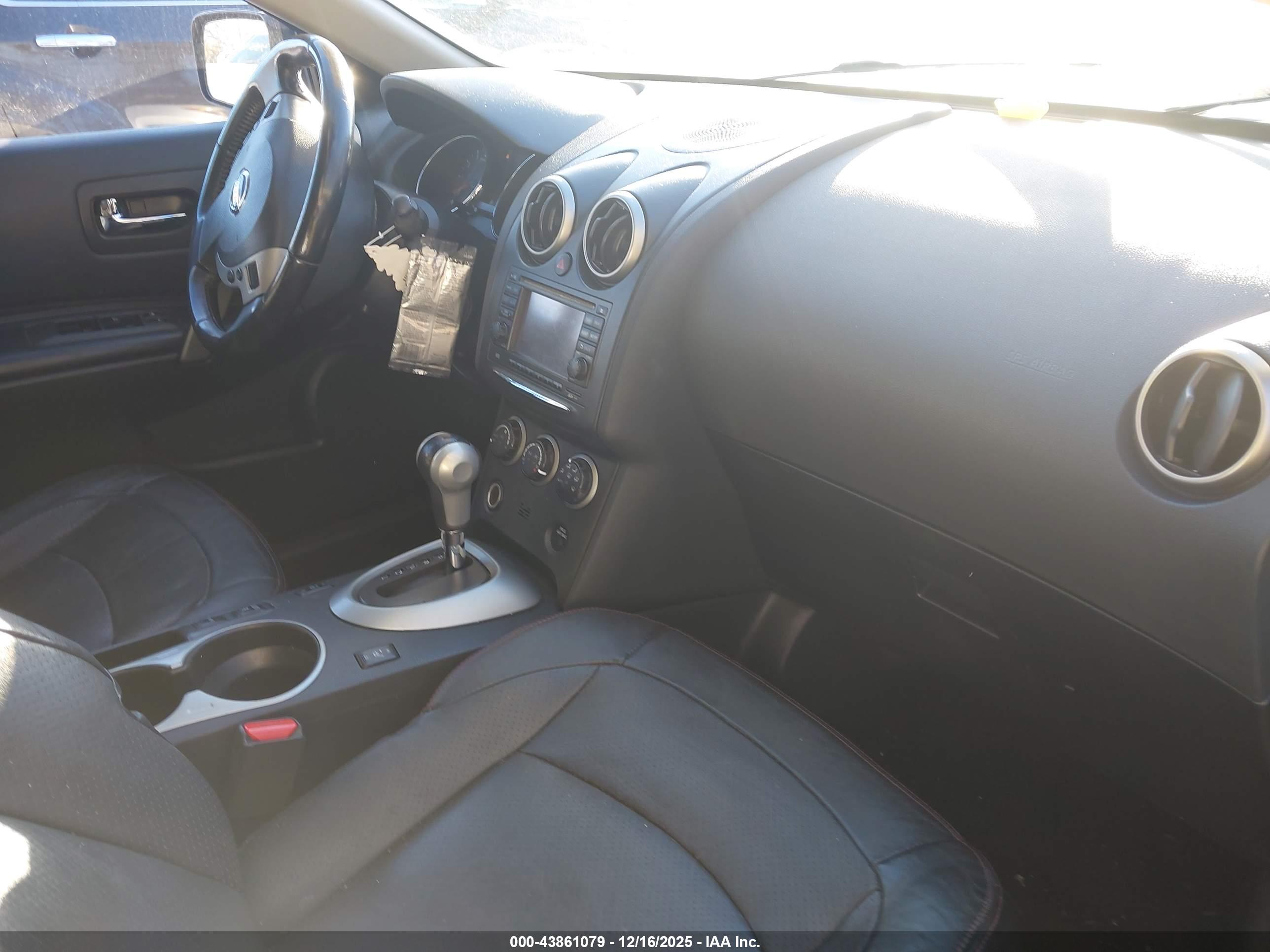 NISSAN ROGUE image 5