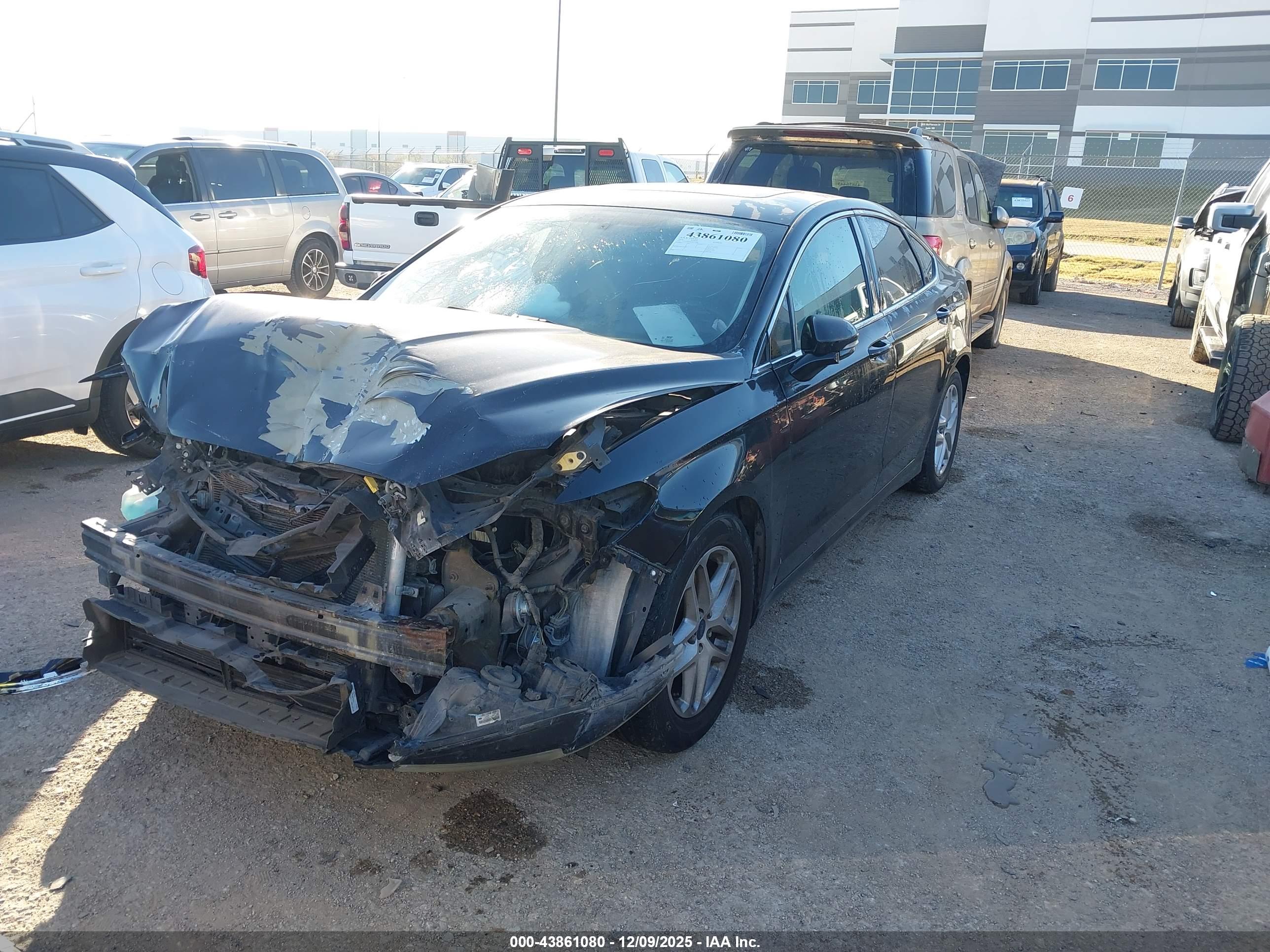 FORD FUSION image 2