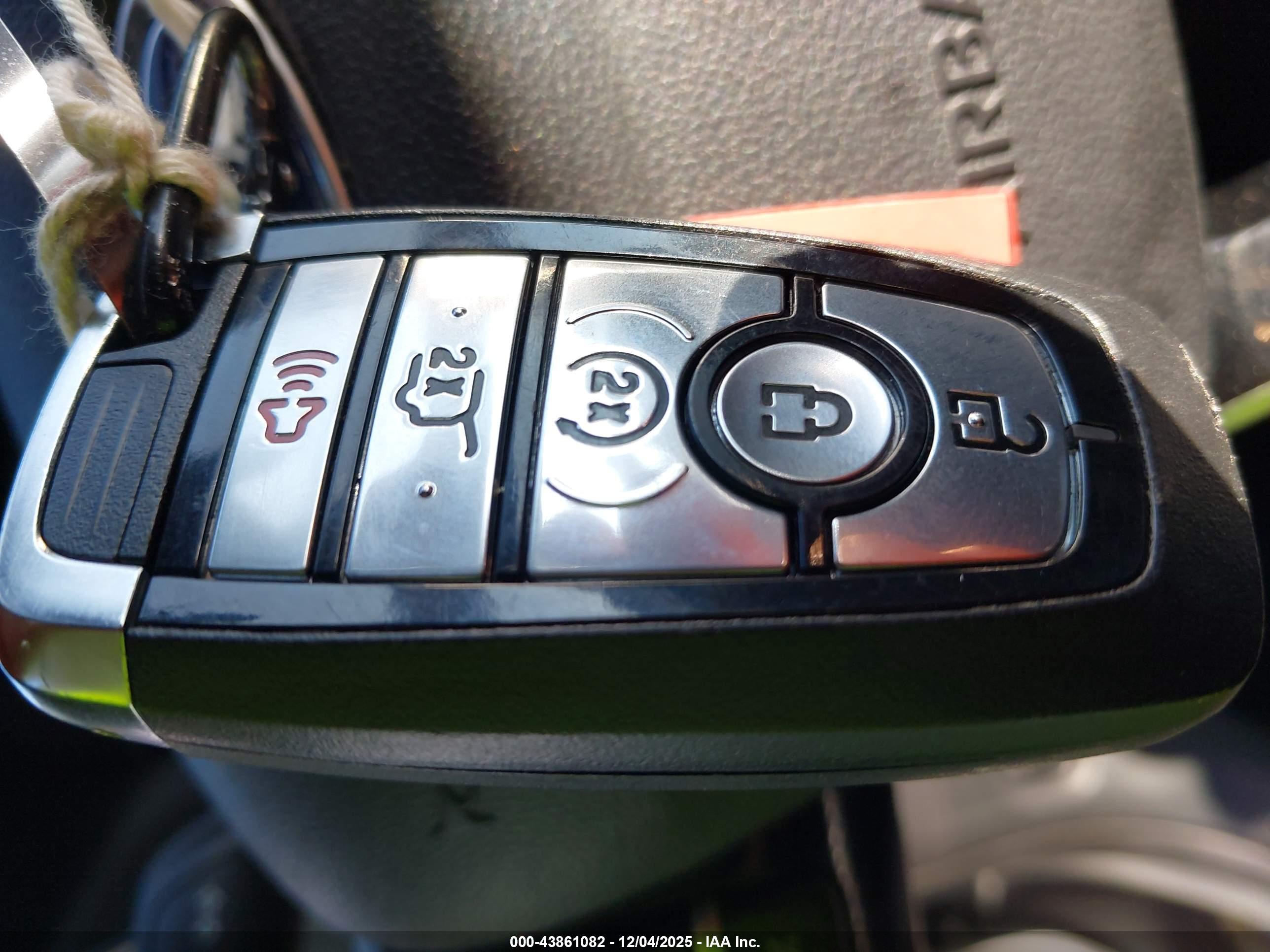 FORD ESCAPE image 11