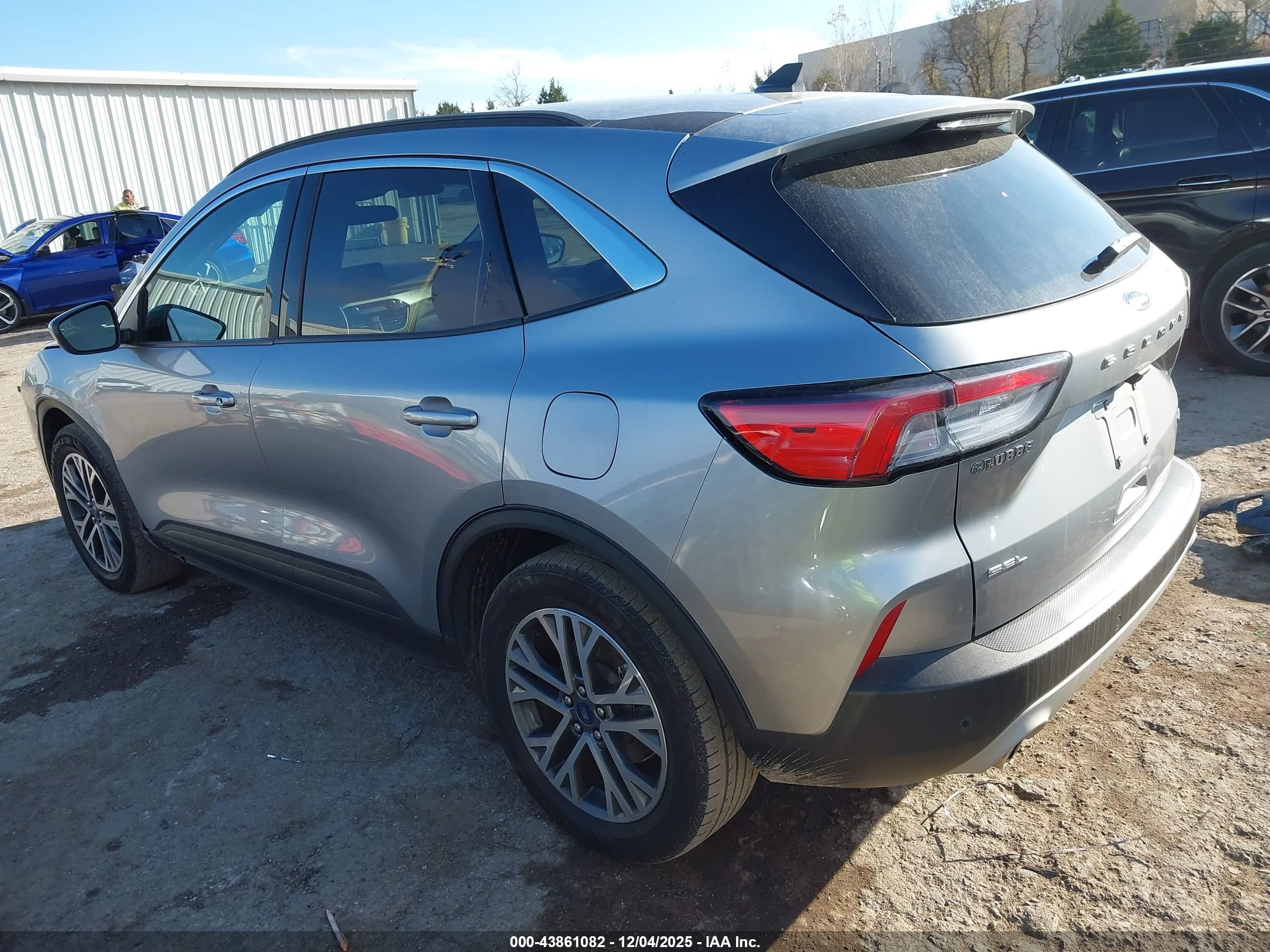 FORD ESCAPE image 3