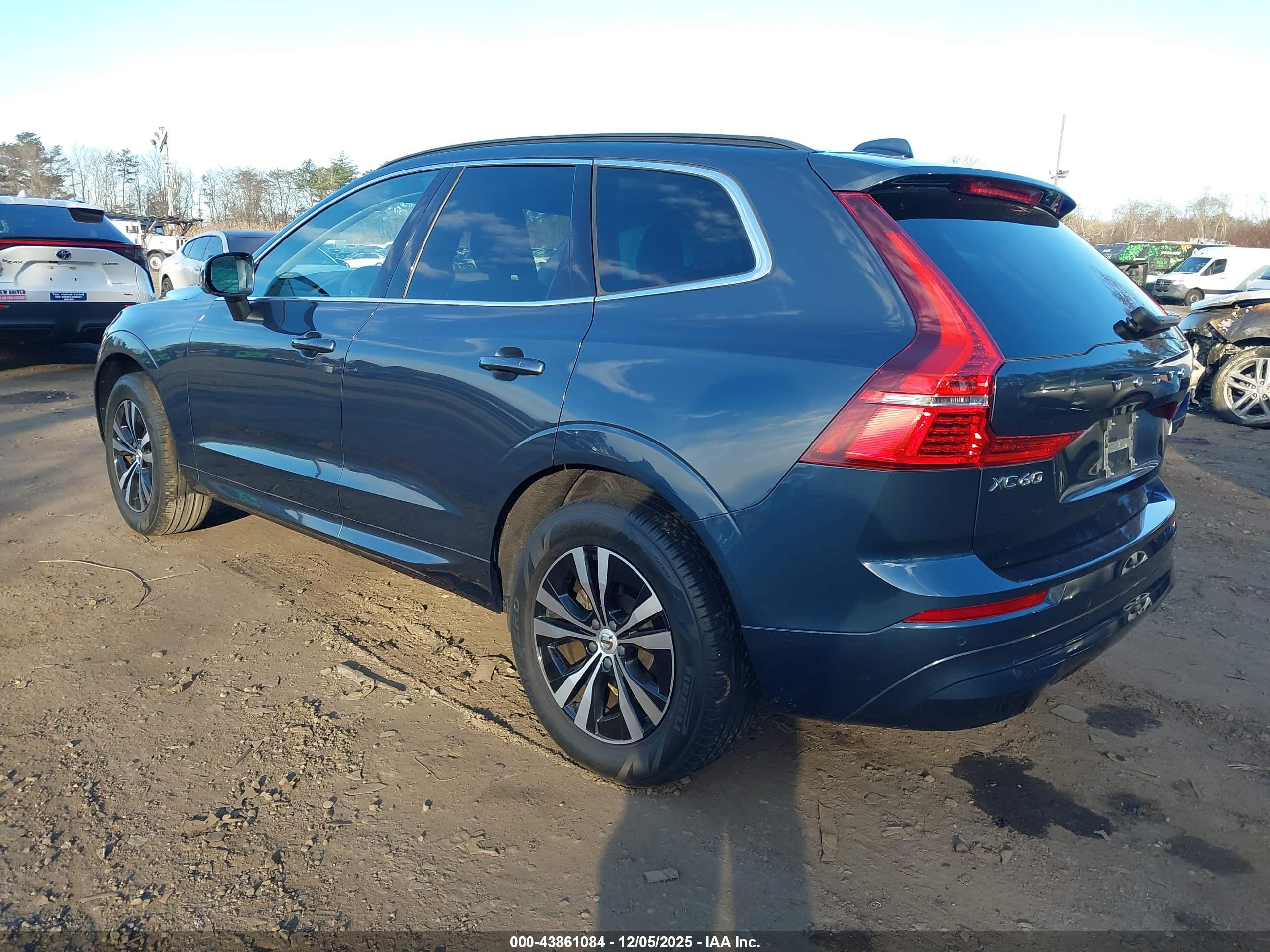 VOLVO XC60 image 3