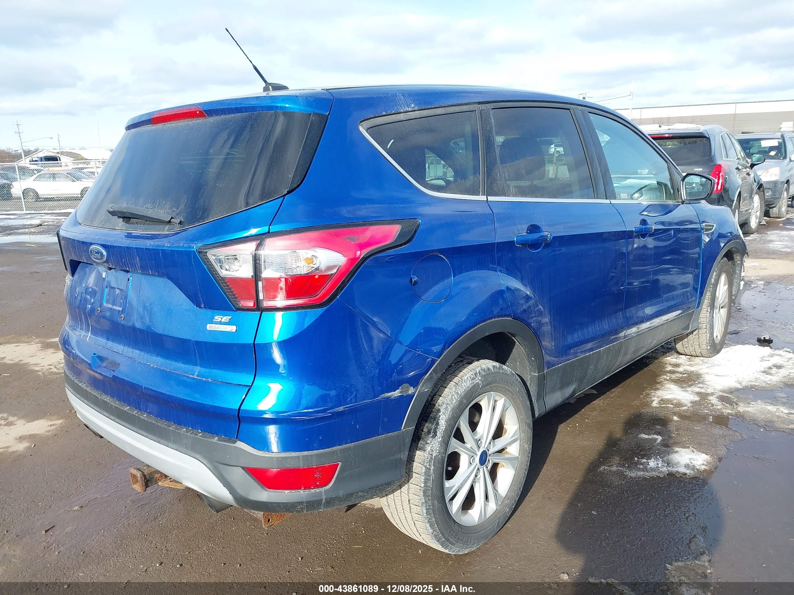 FORD ESCAPE image 4