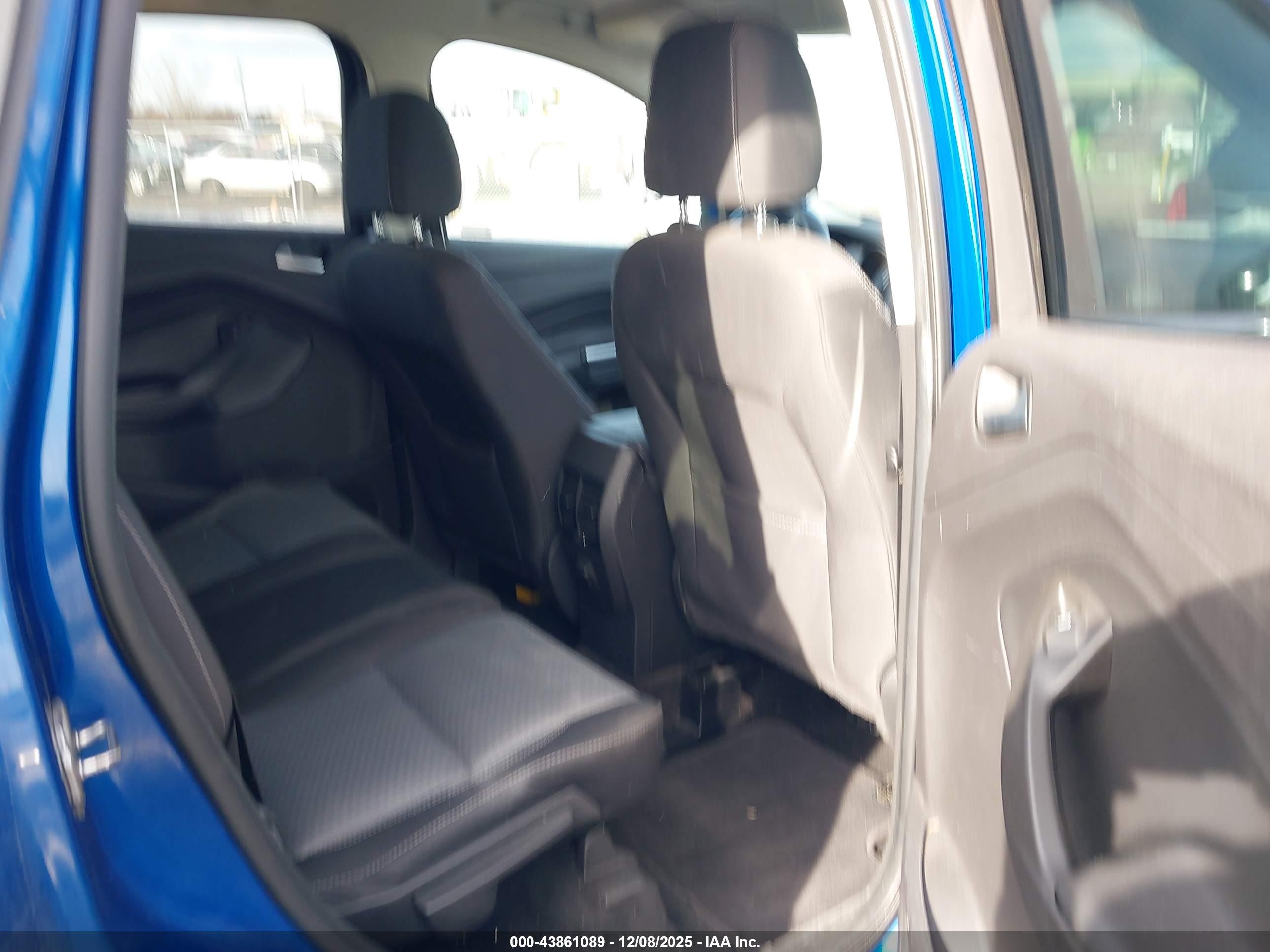FORD ESCAPE image 8