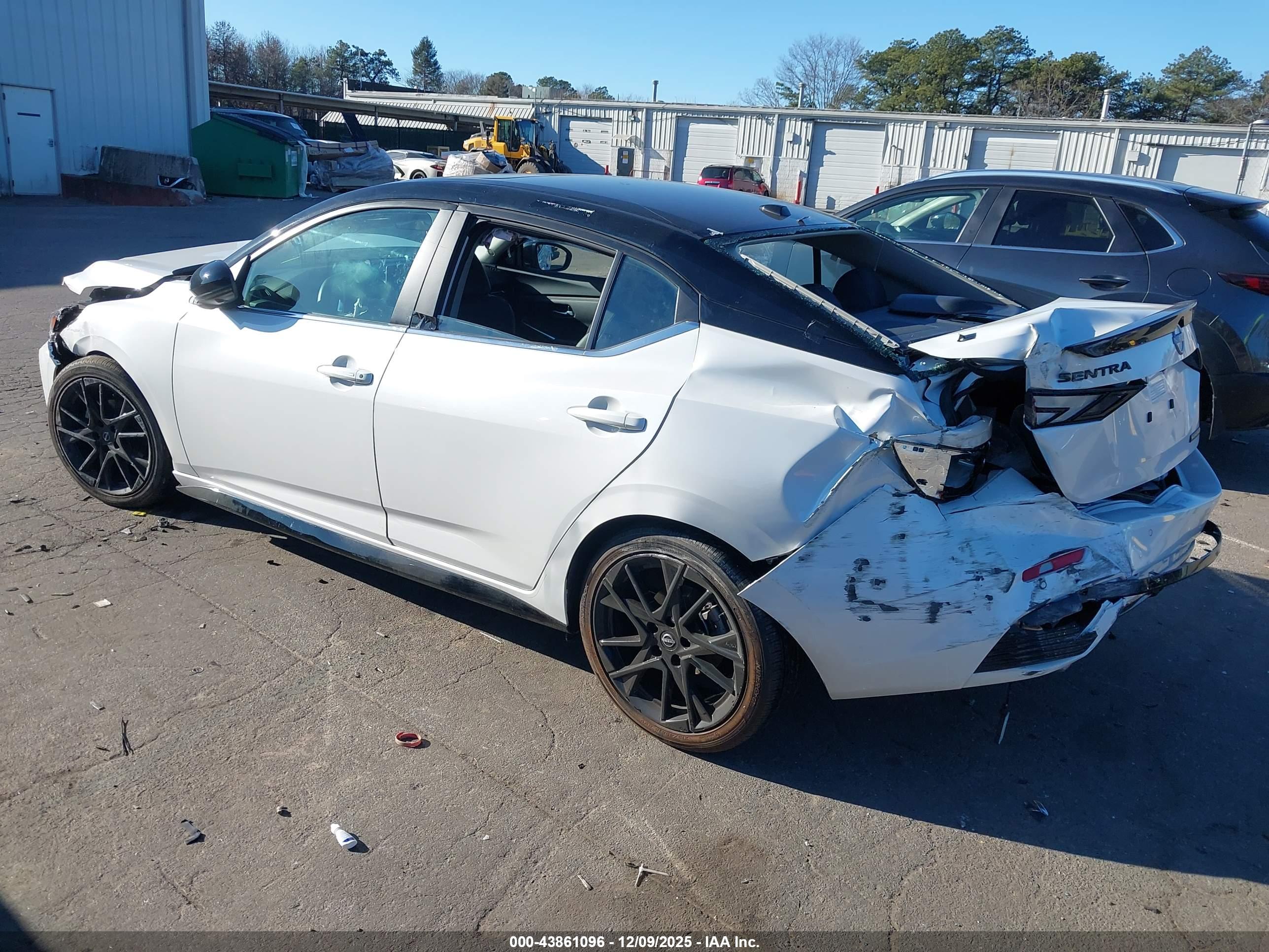 NISSAN SENTRA image 3