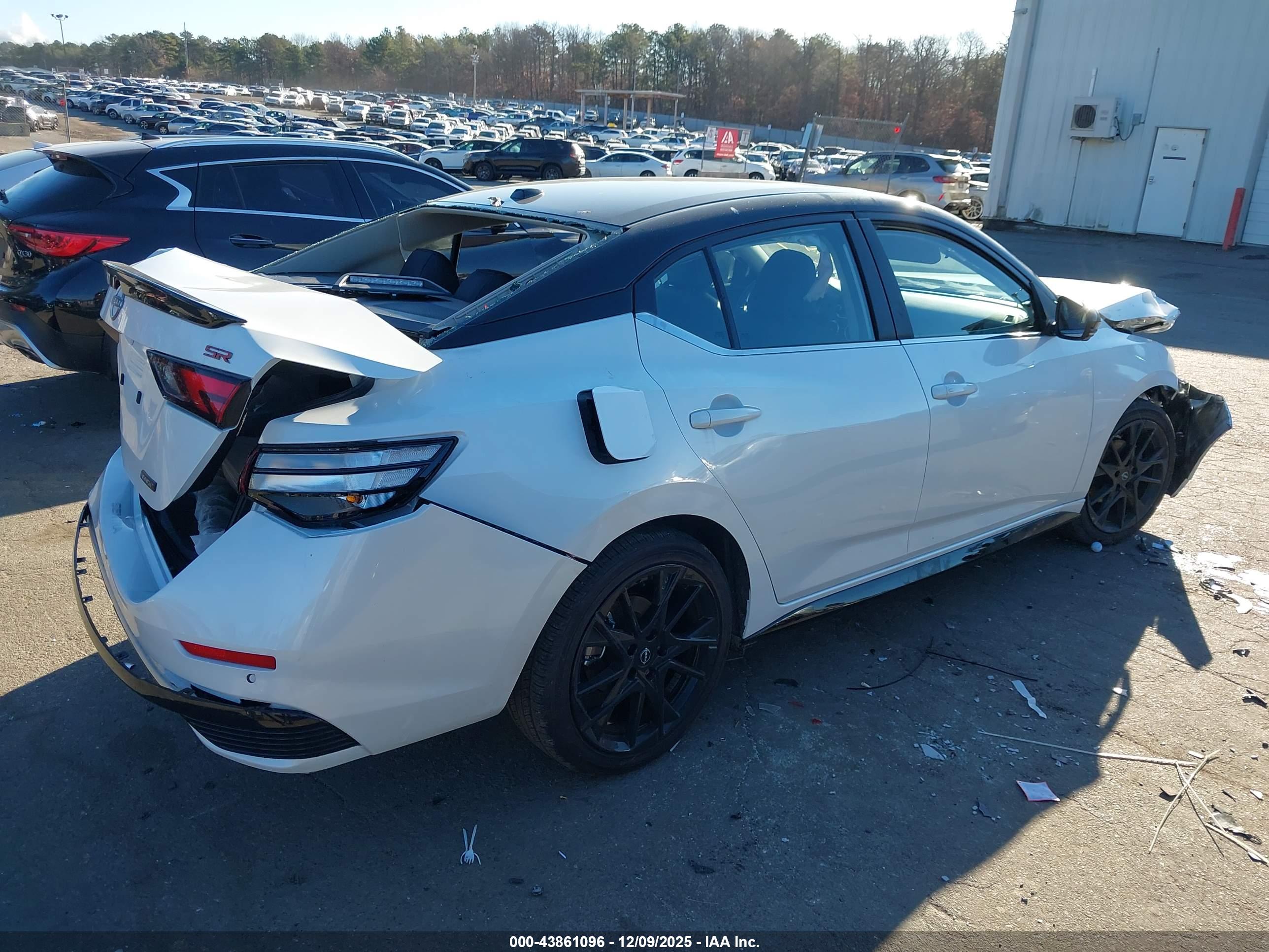 NISSAN SENTRA image 4