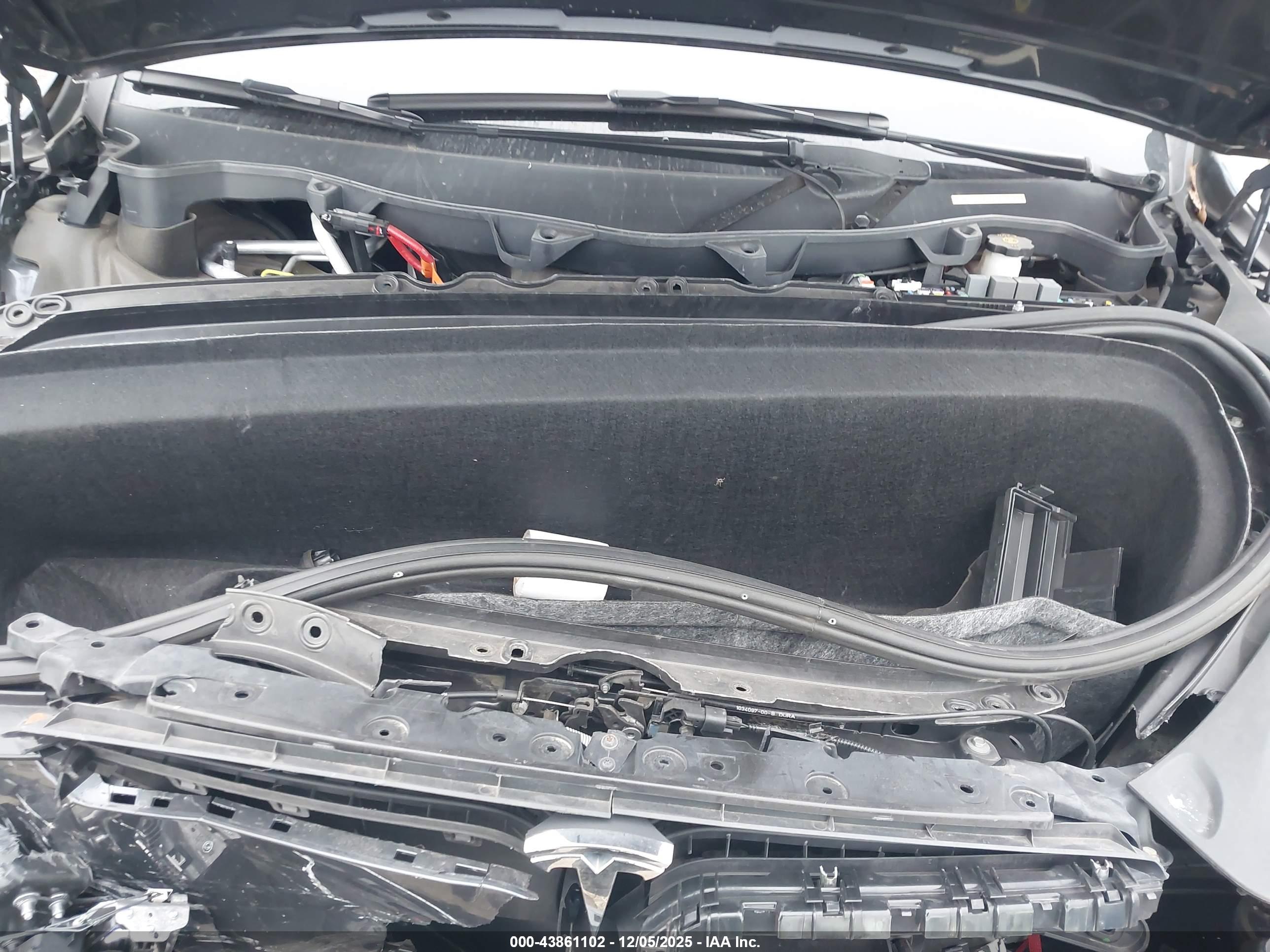 TESLA MODEL image 10