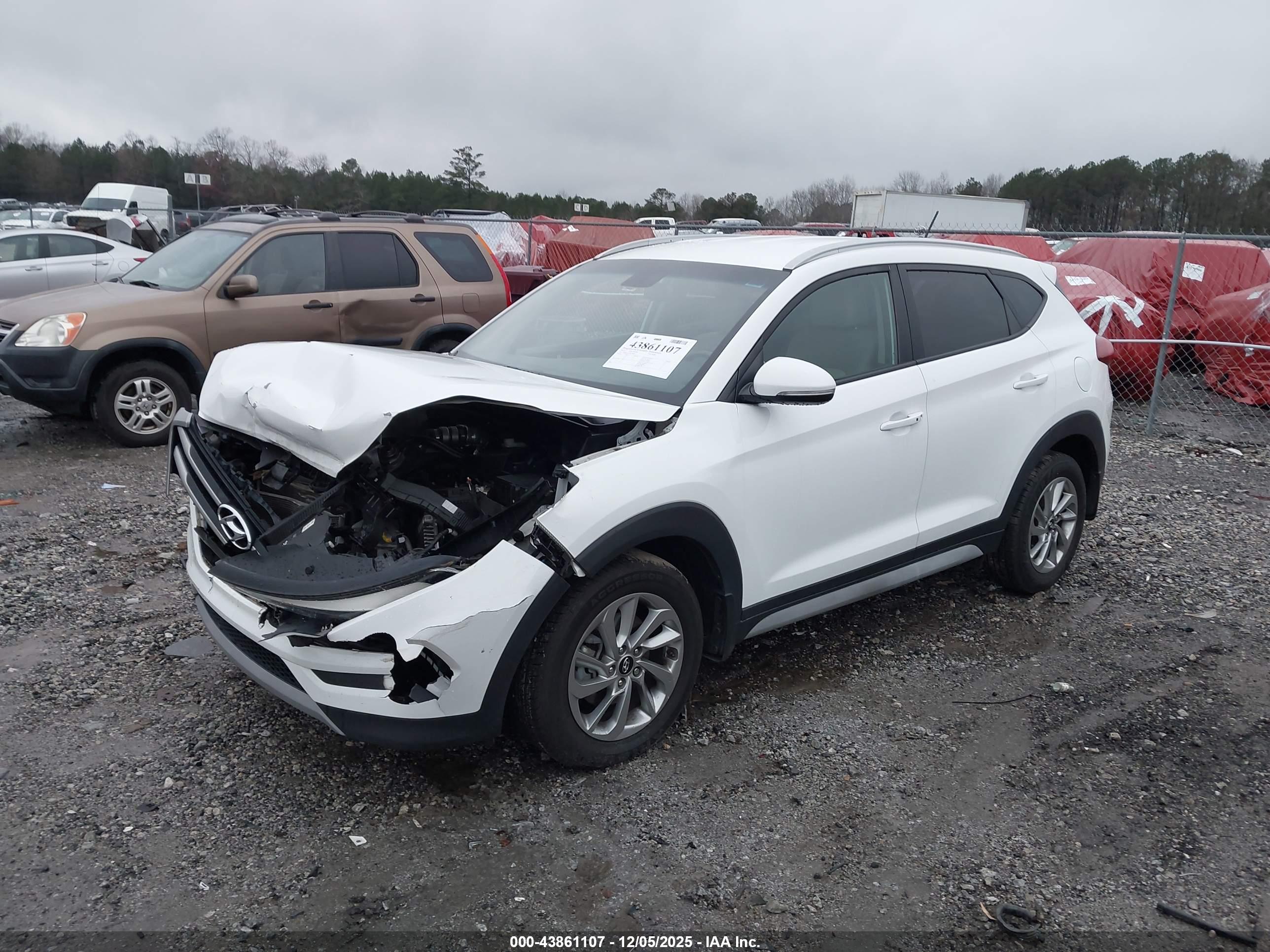 HYUNDAI TUCSON image 2