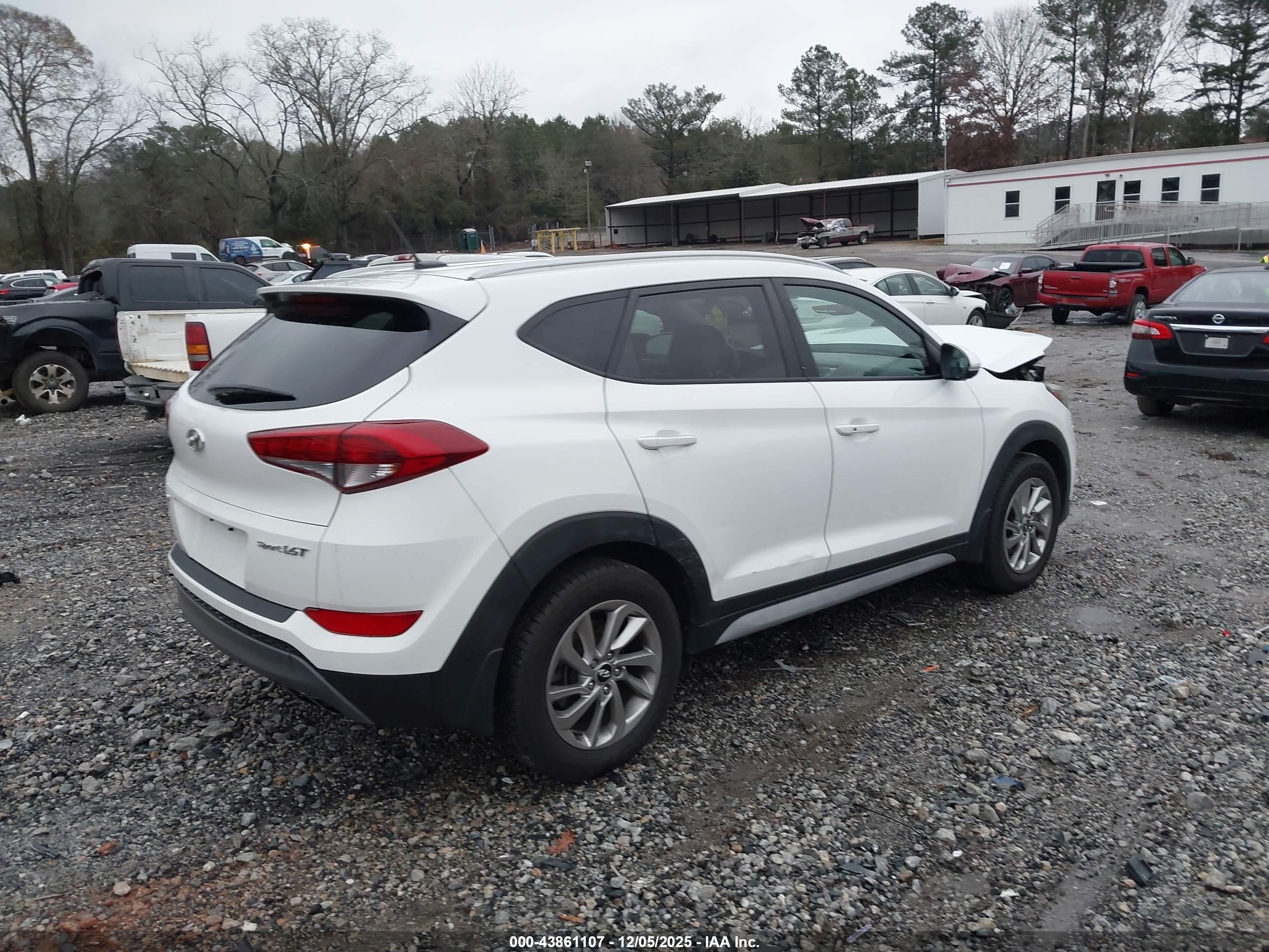 HYUNDAI TUCSON image 4