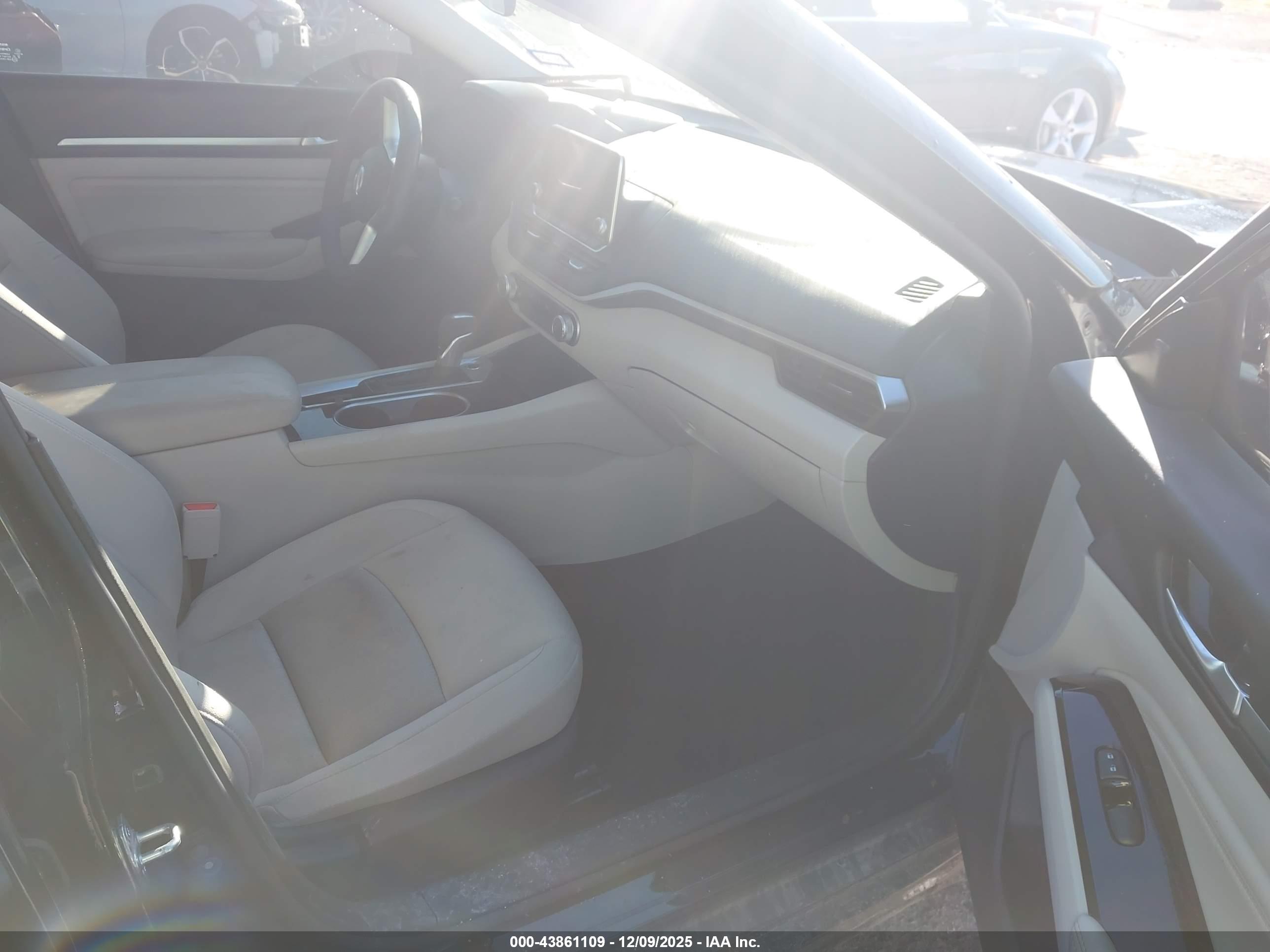 NISSAN ALTIMA image 5