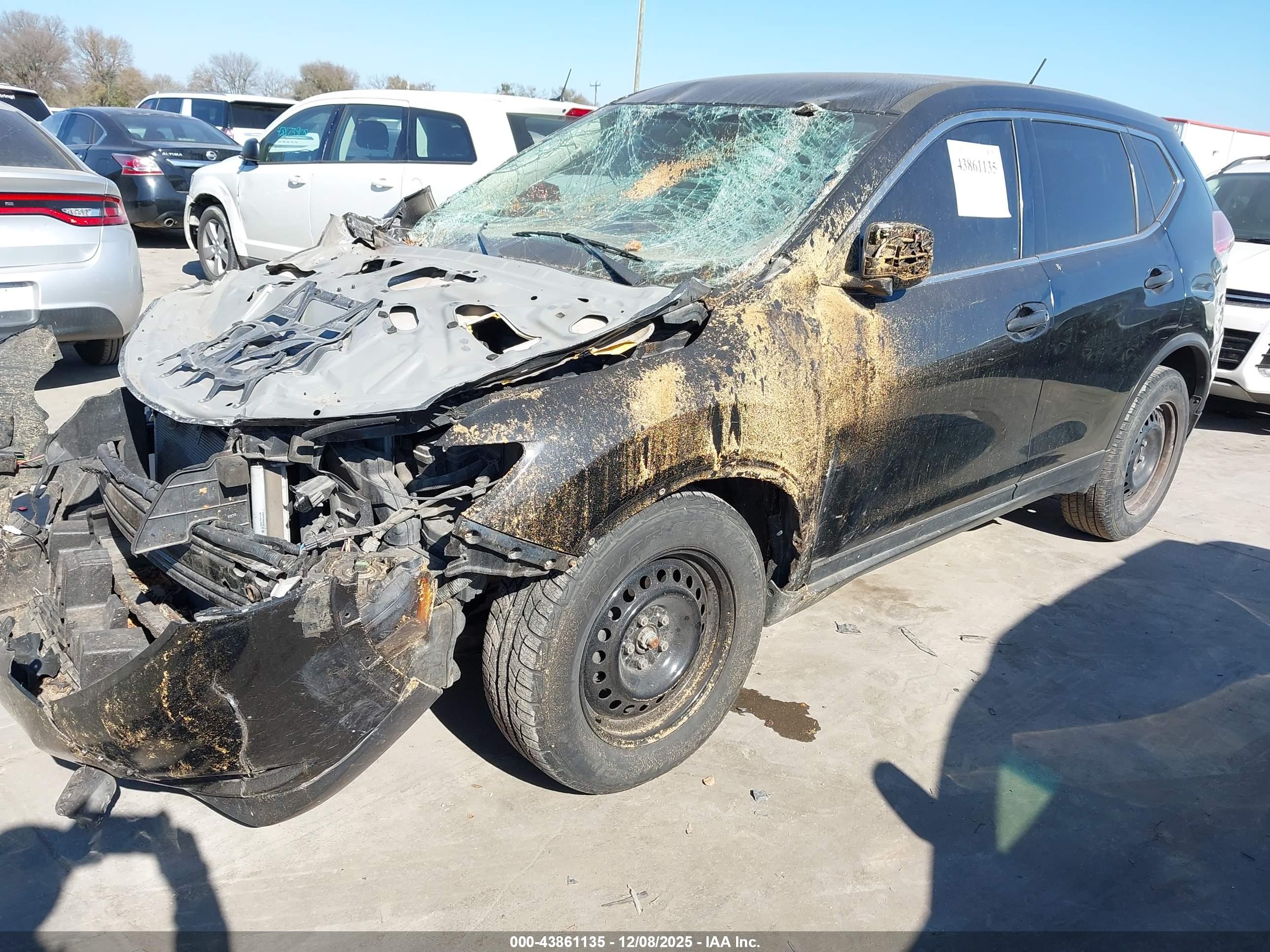 NISSAN ROGUE image 2