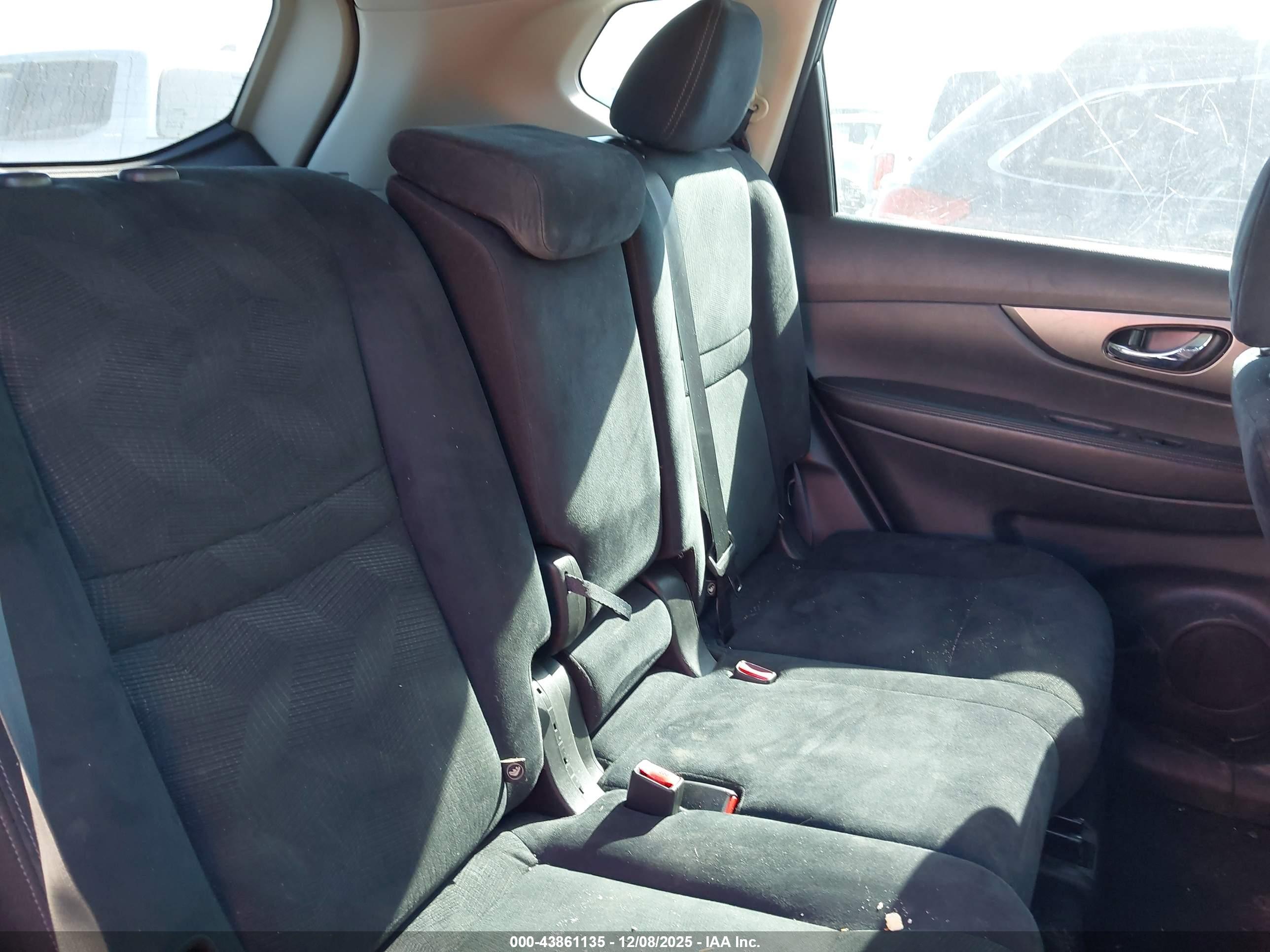 NISSAN ROGUE image 8
