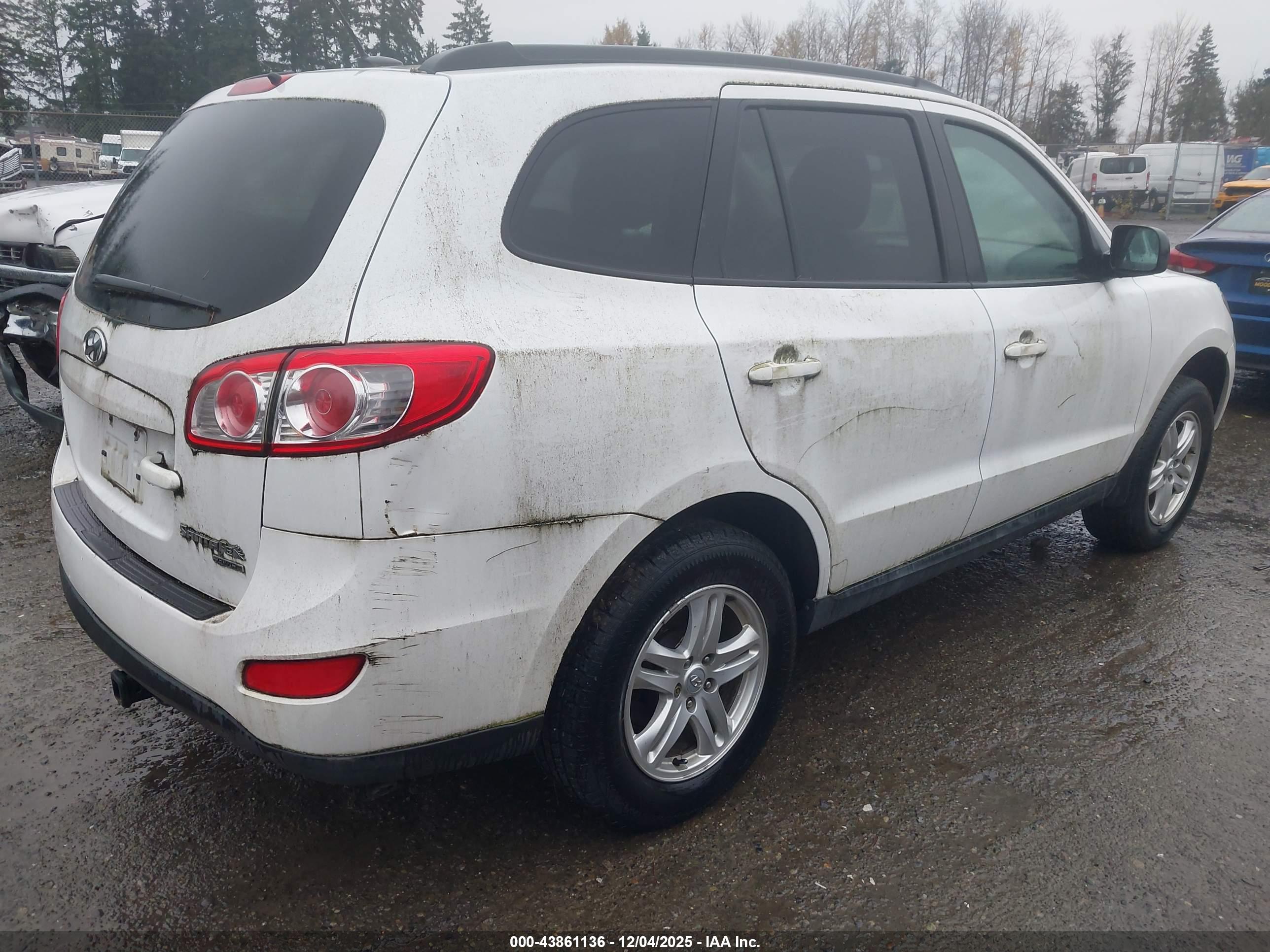 HYUNDAI SANTA image 4