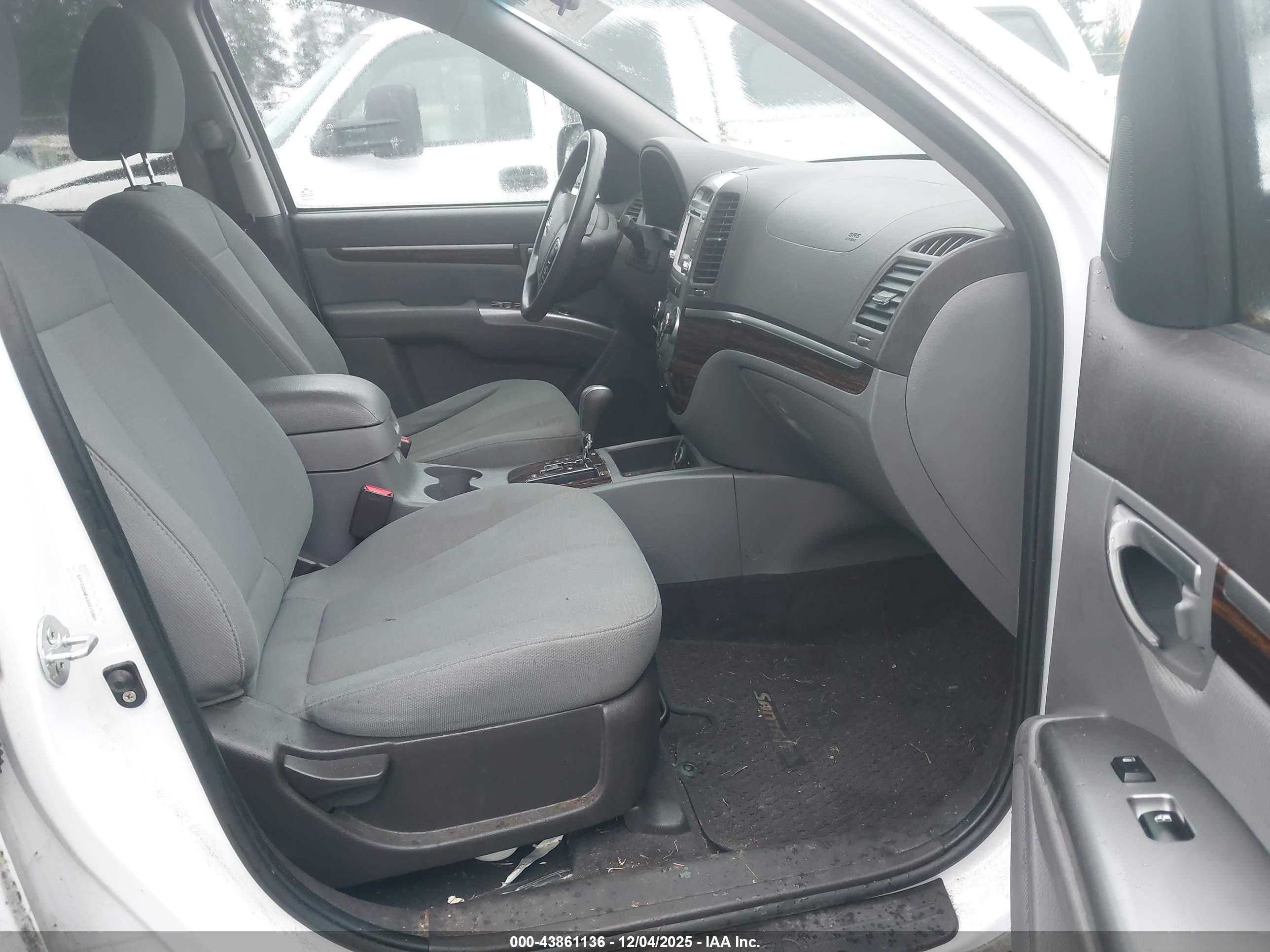 HYUNDAI SANTA image 5