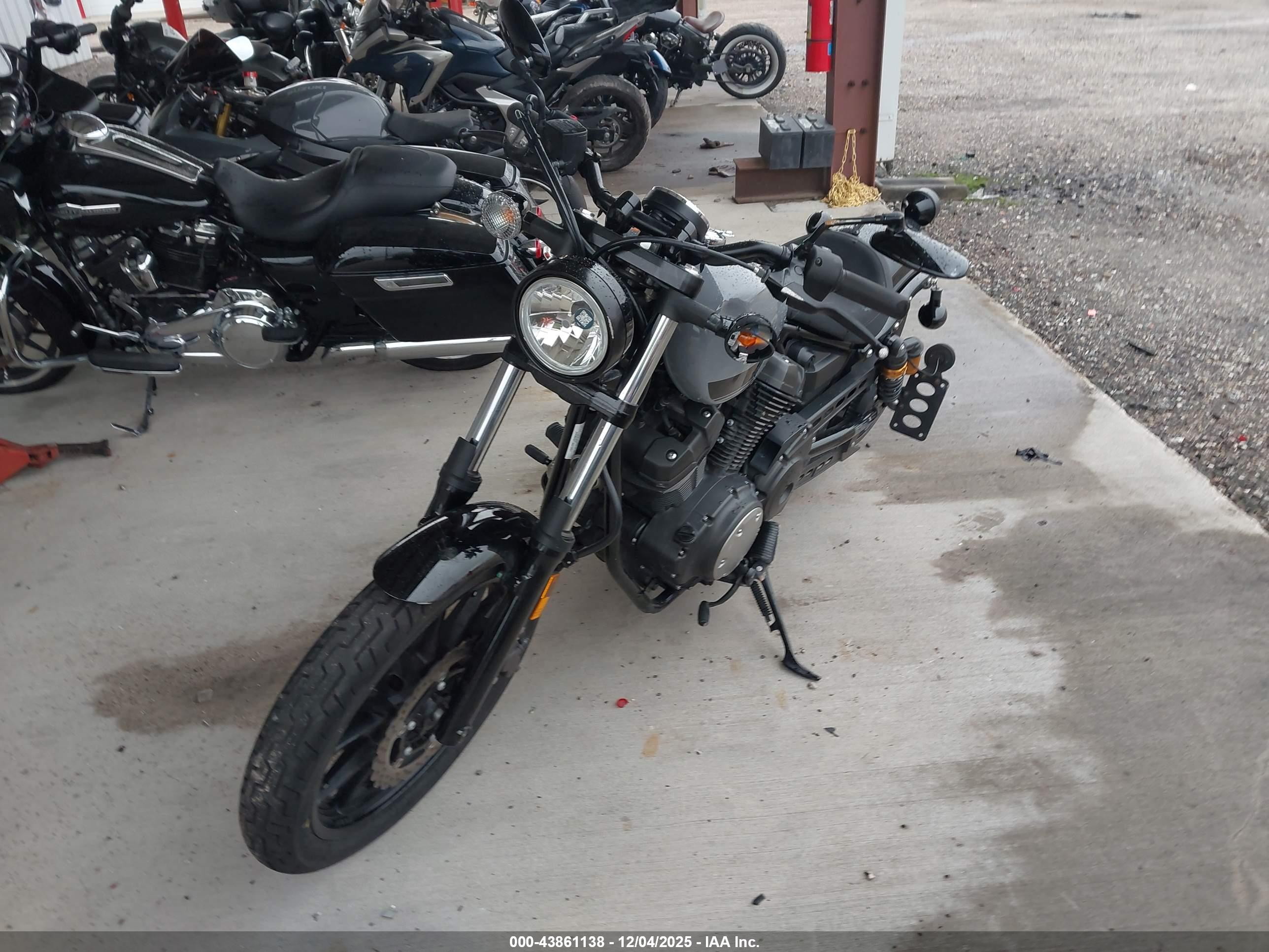 YAMAHA XVS950 image 2
