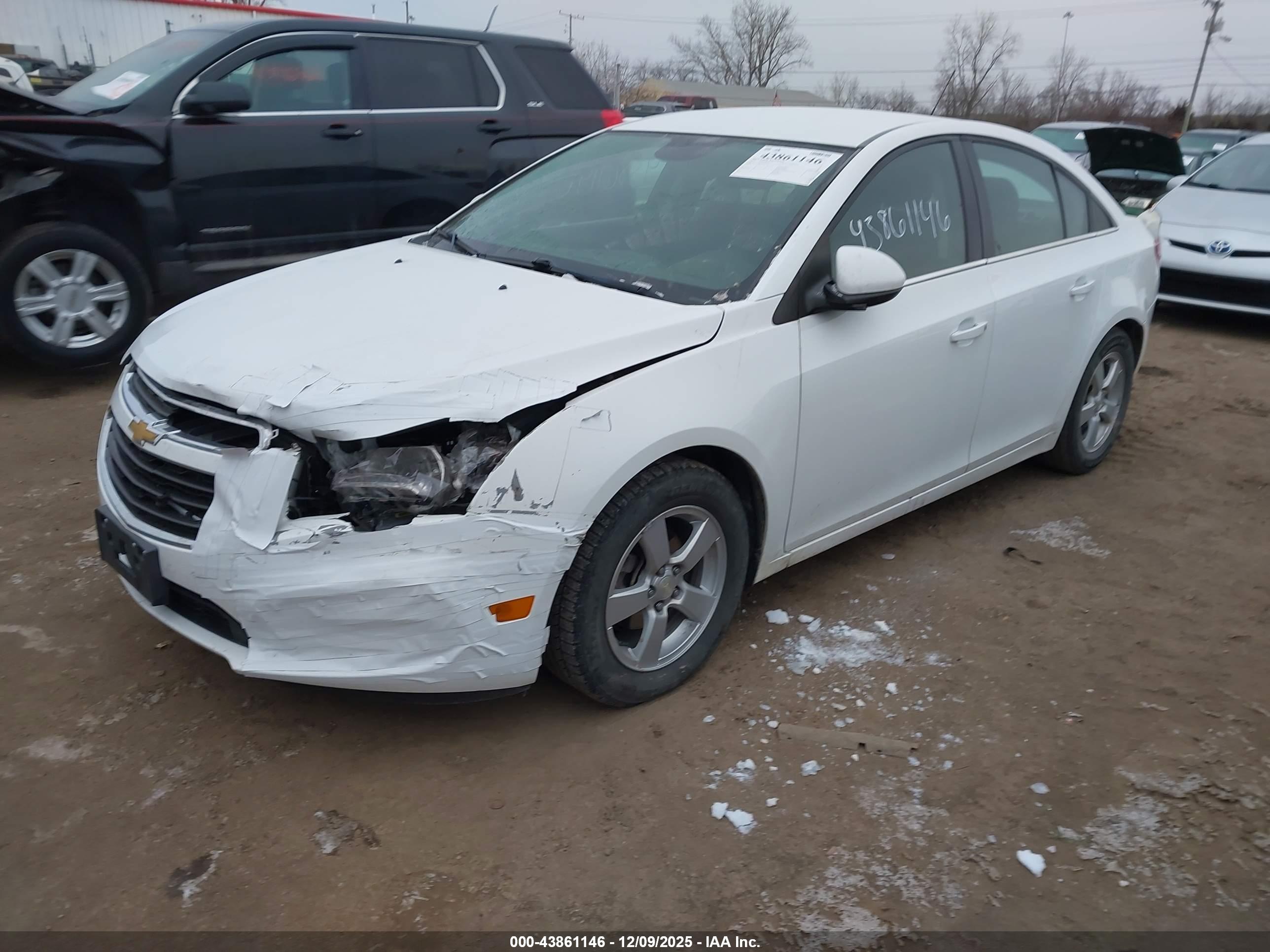 CHEVROLET CRUZE image 2