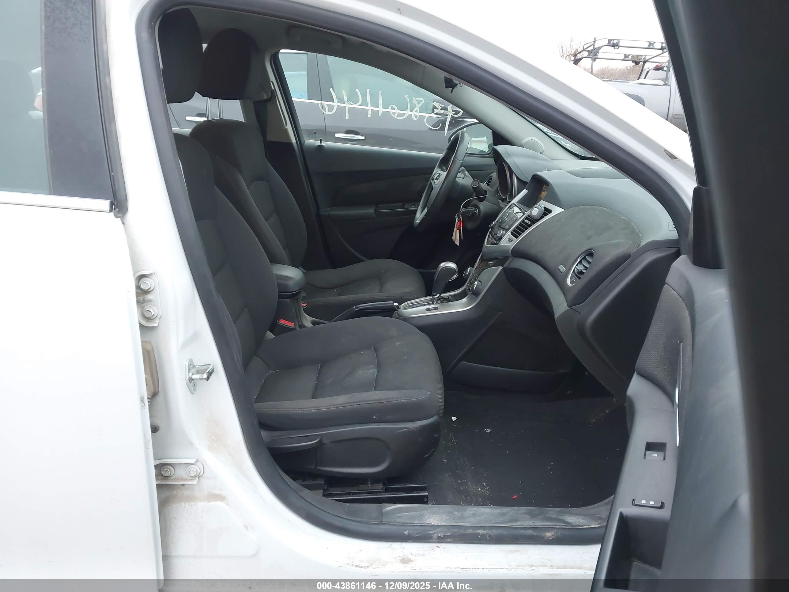 CHEVROLET CRUZE image 5