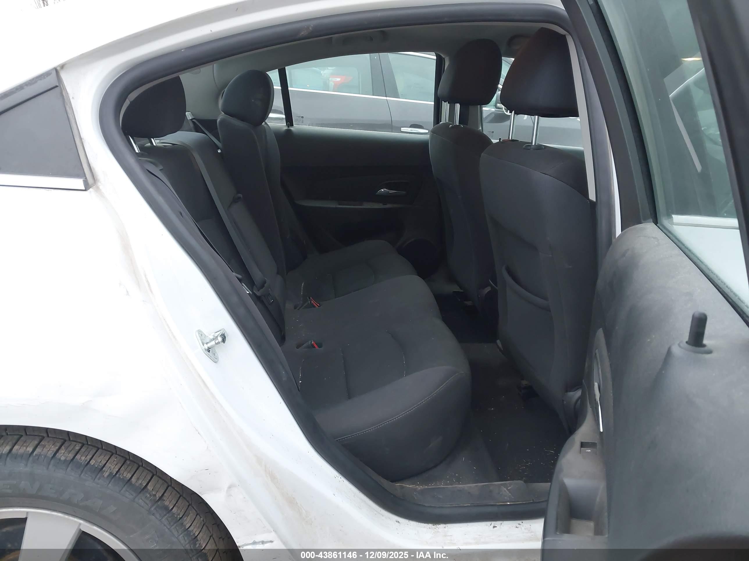 CHEVROLET CRUZE image 8
