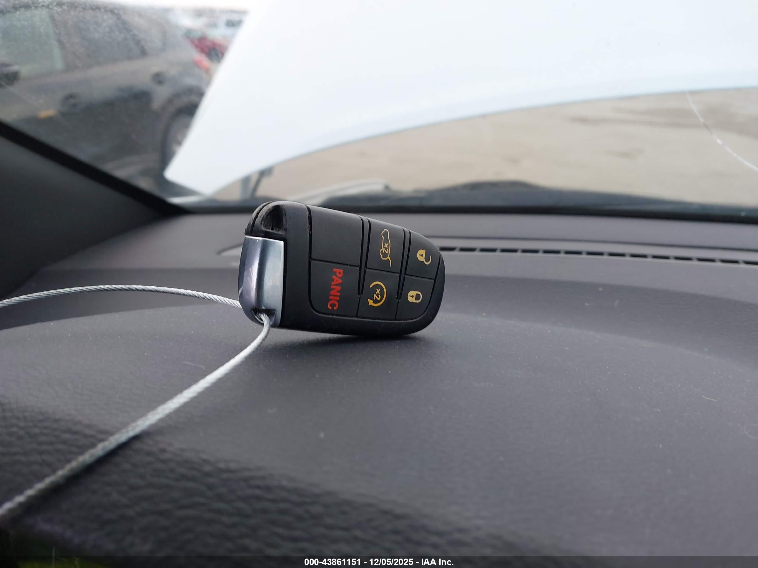 JEEP GRAND image 11