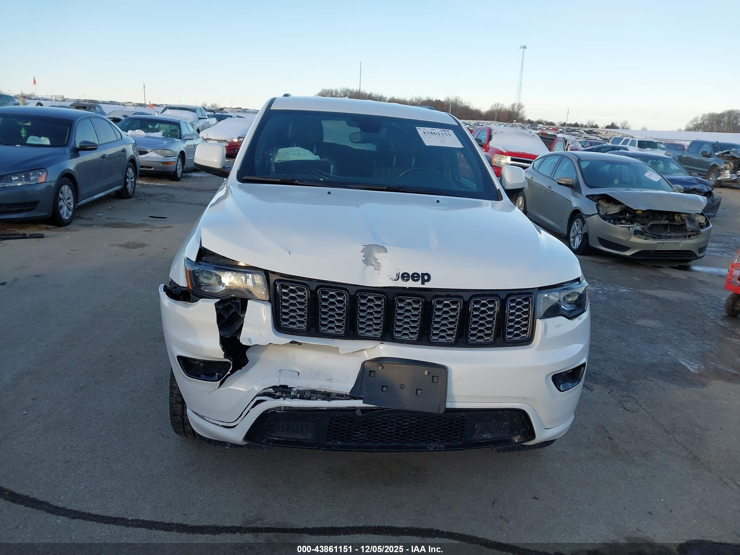 JEEP GRAND image 6