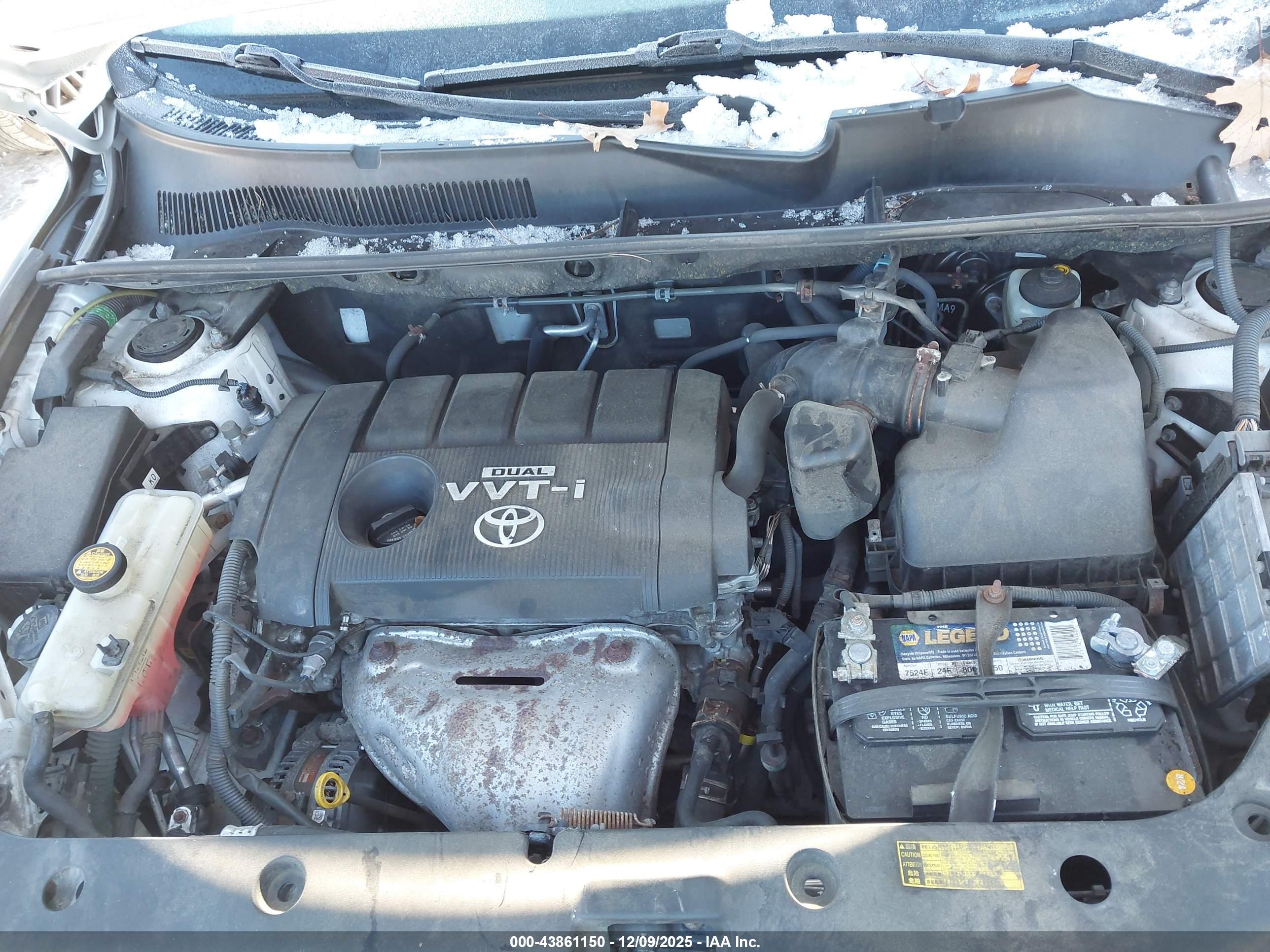 TOYOTA RAV4 image 10