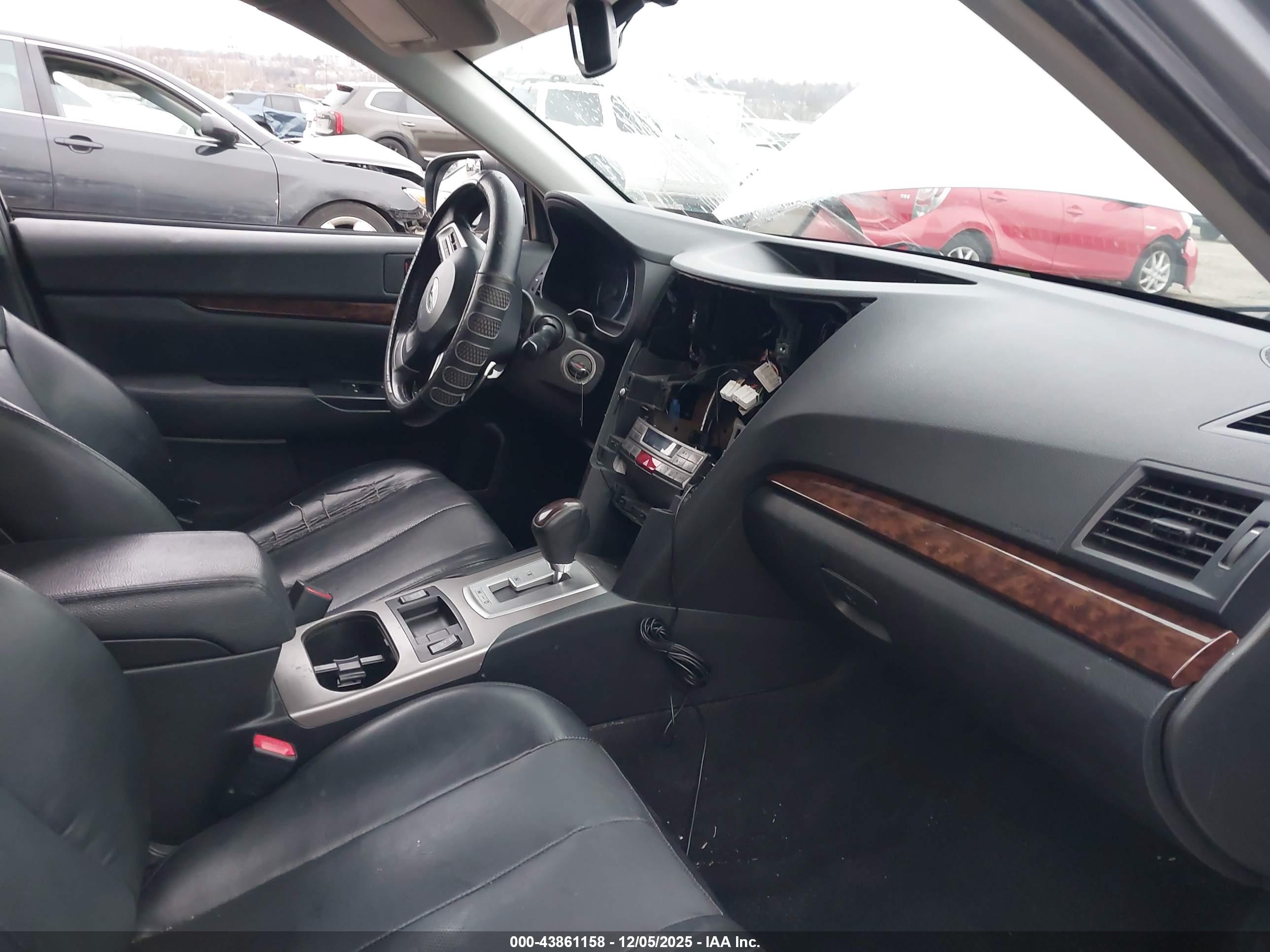 SUBARU LEGACY image 5