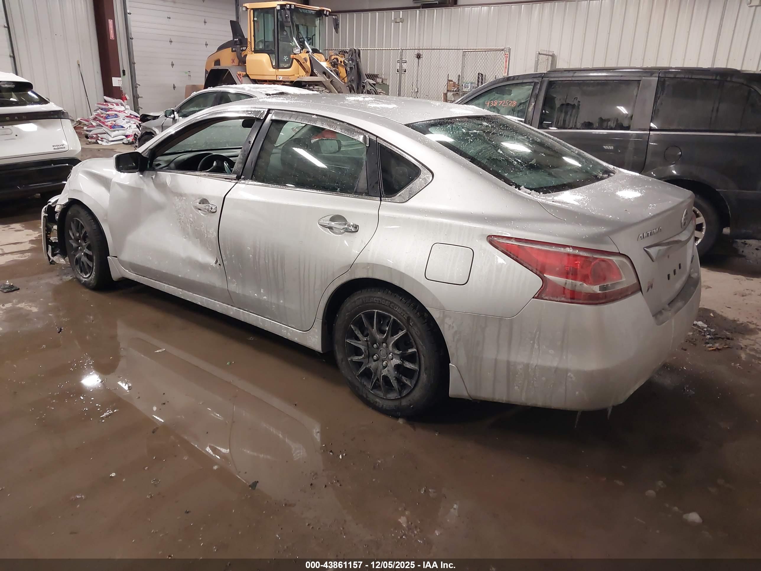 NISSAN ALTIMA image 3