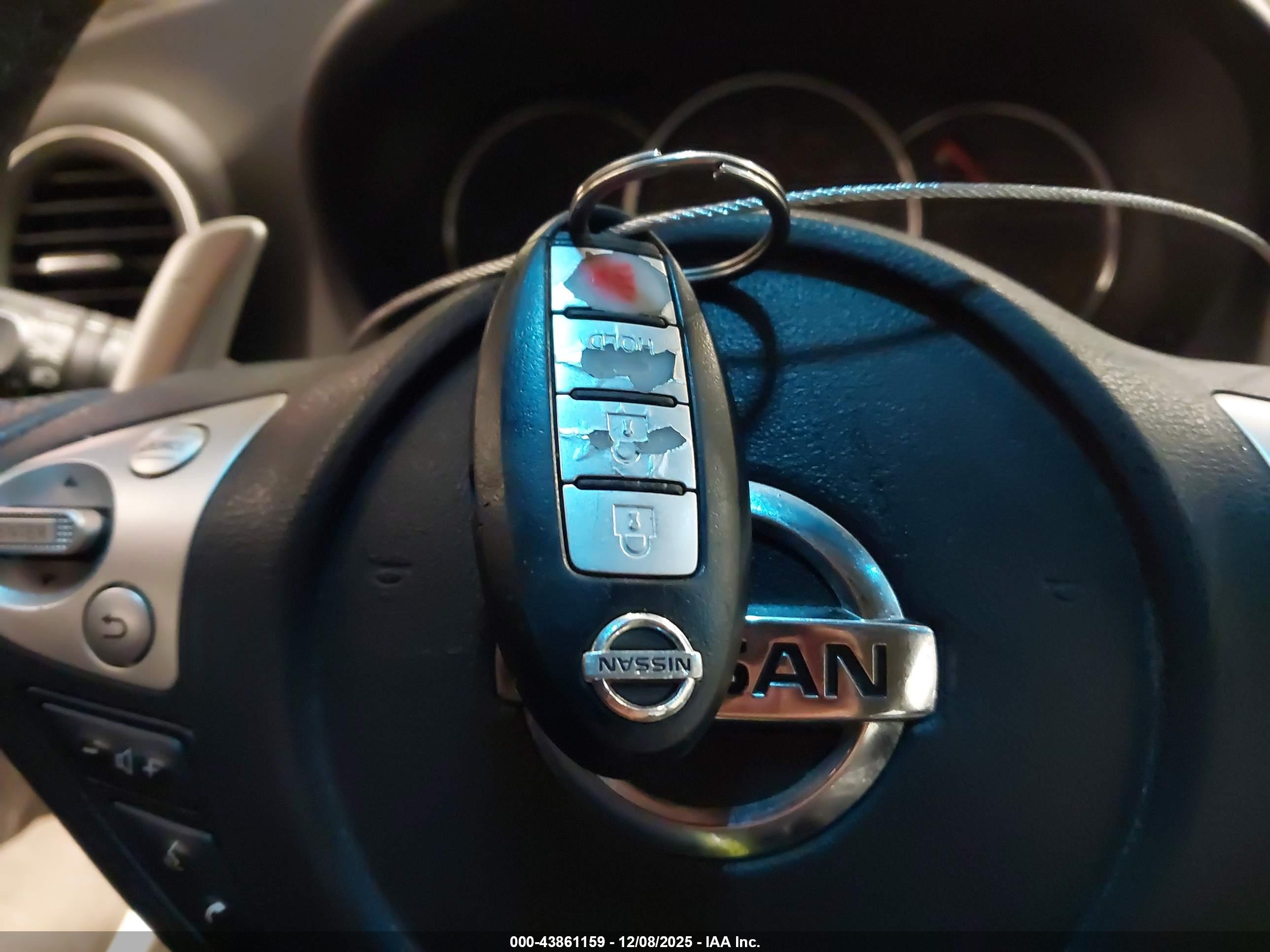 NISSAN MAXIMA image 11